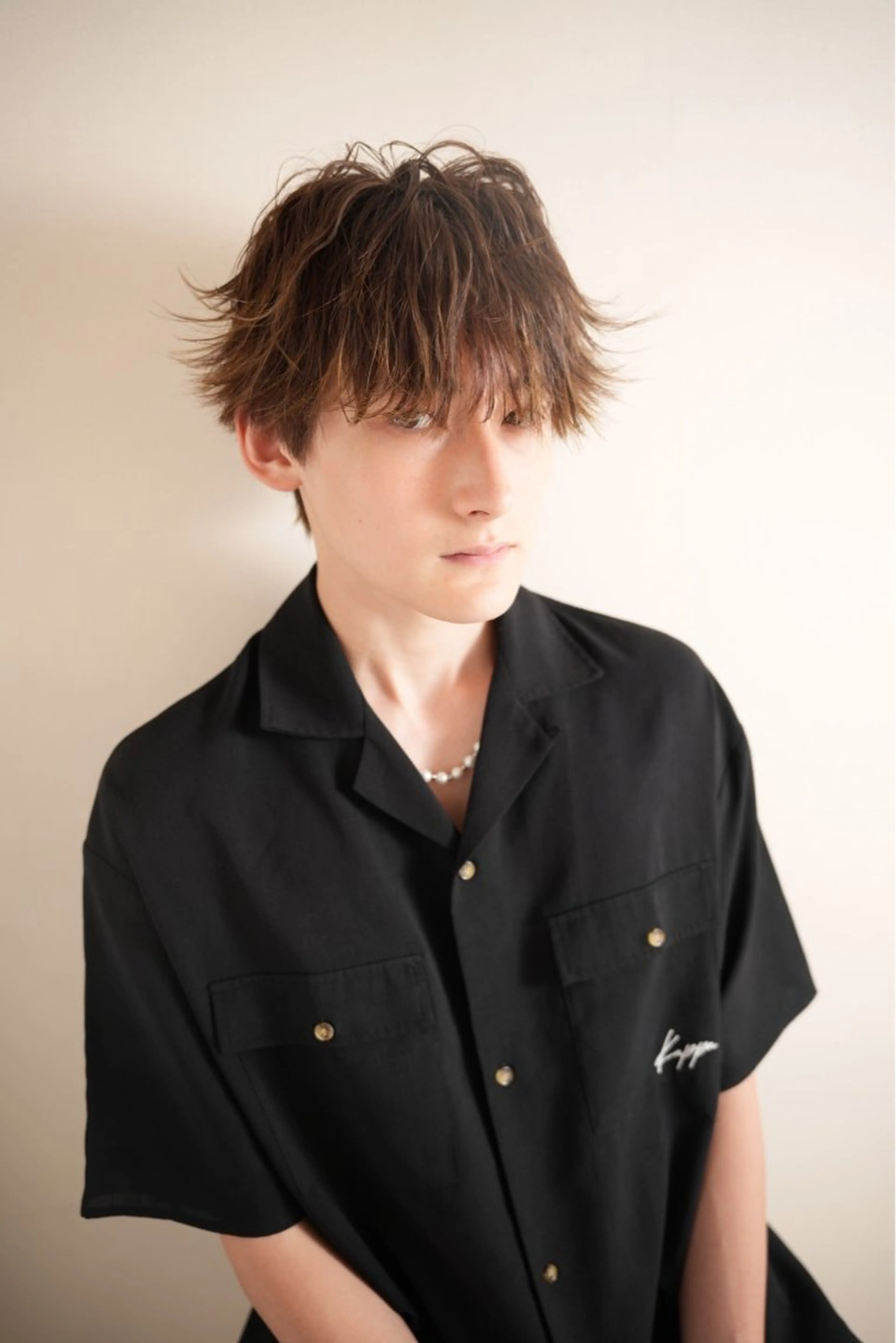 ミディアム メンズ ミディアムパーマ メンズパーマ 波巻きパーマ 外ハネヘア カット パーマ 北脇 健治のヘアスタイル