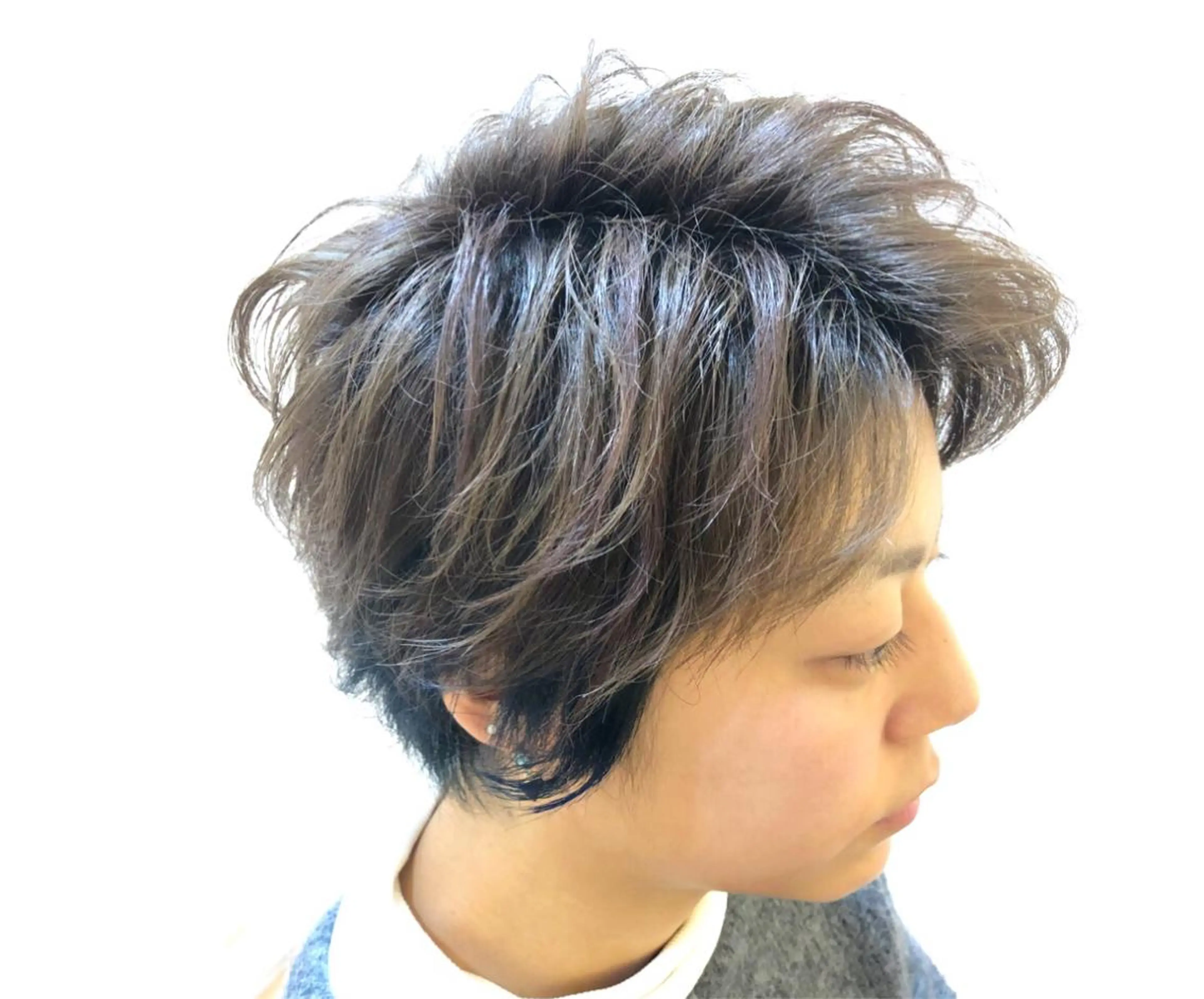 ショート カラー メンズ メンズブリーチ メンズインナーカラー メンズメッシュ ベージュカラー ブリーチ メンズカット 三村洸斗のヘアスタイル