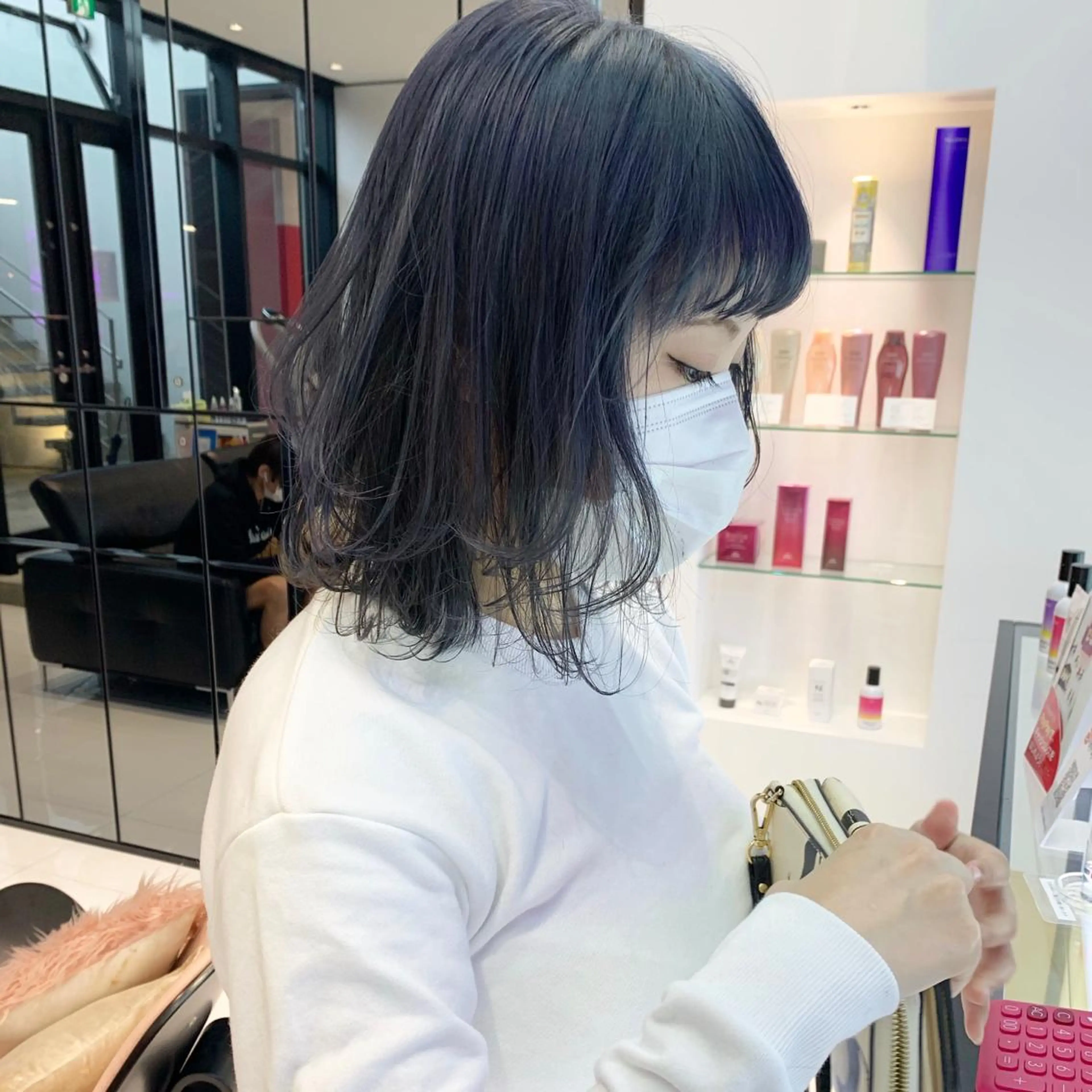 ミディアム カラー ブリーチ ブルーカラー ブルージュ ハッシュカット/ハイ トーン/MANAMIのヘアスタイル