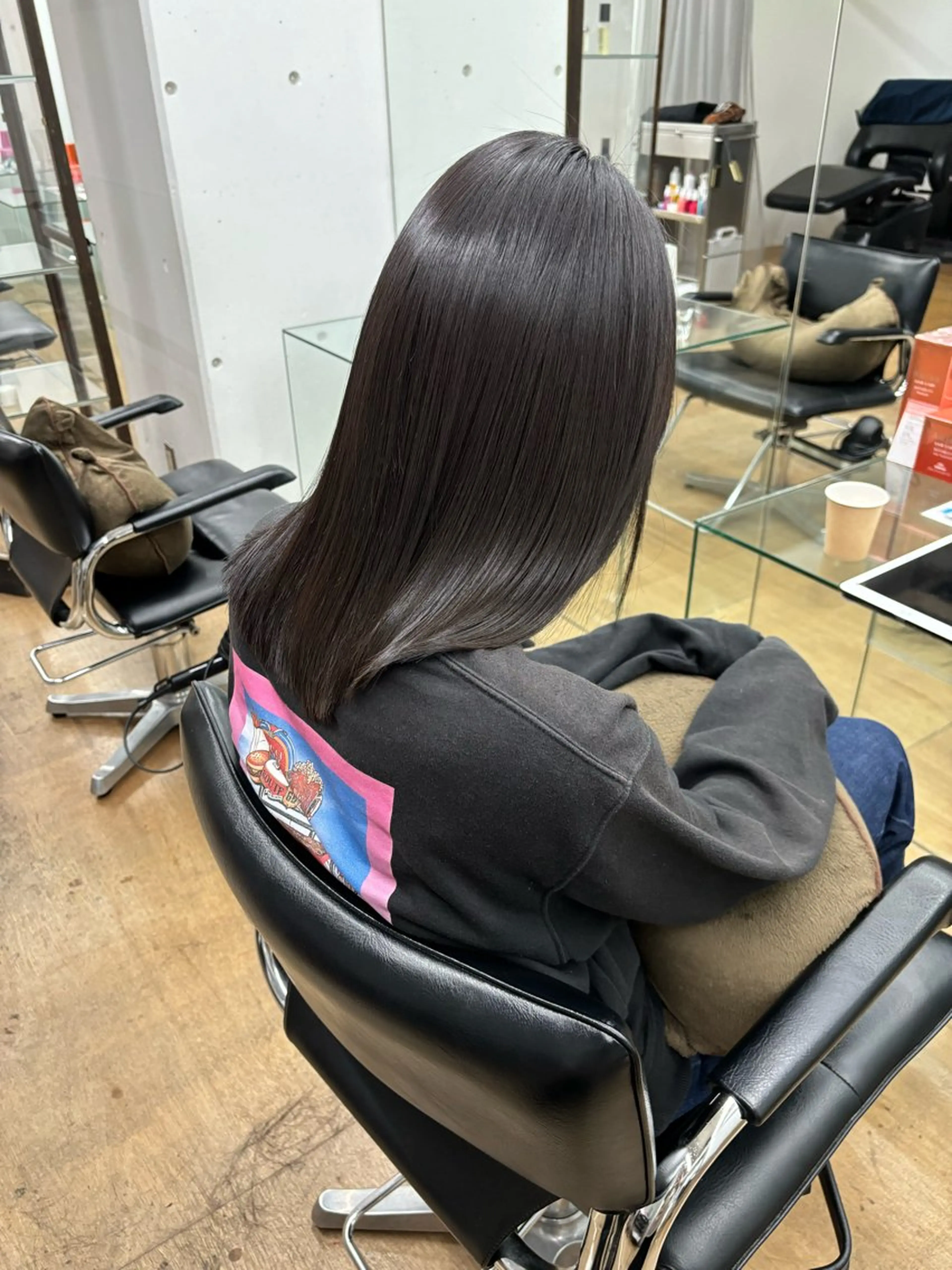 カラー アッシュ 髪質改善 柔らかストレートと ツヤカラー/和田陽向のヘアスタイル