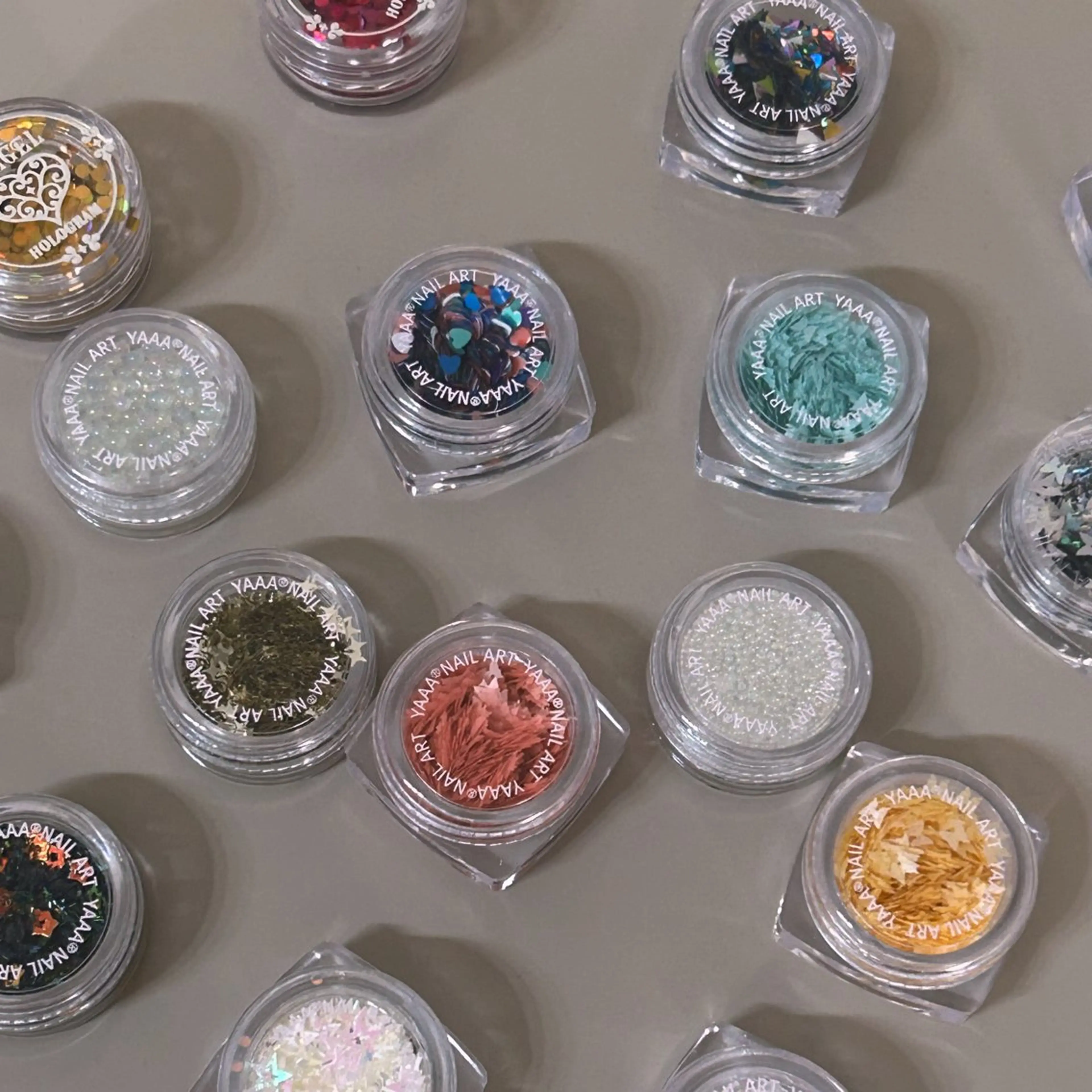 ネイル nail atelier hiton所属・nailist 朱音のネイルデザイン