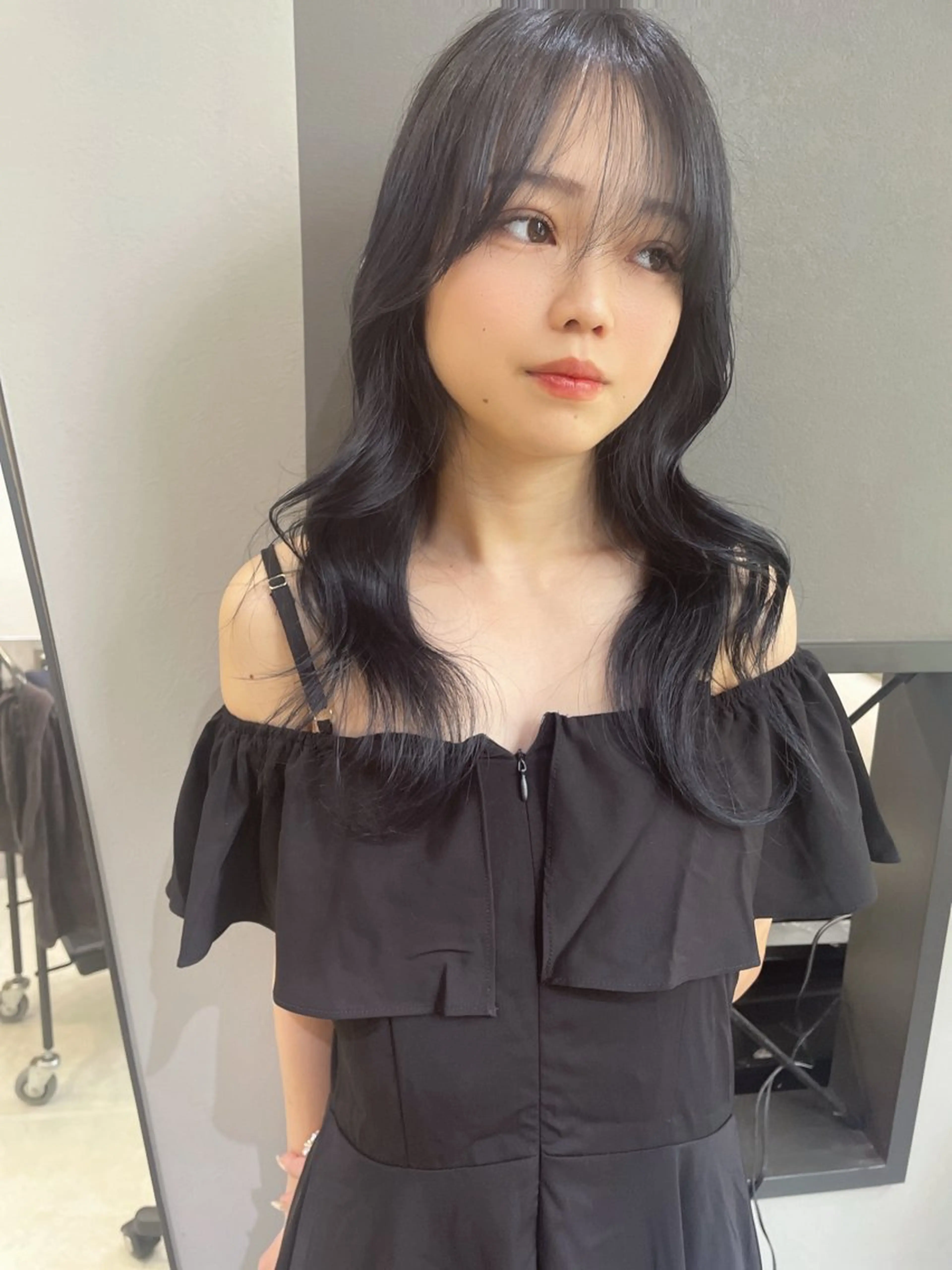 カラー AIRI layer cut hairのヘアスタイル