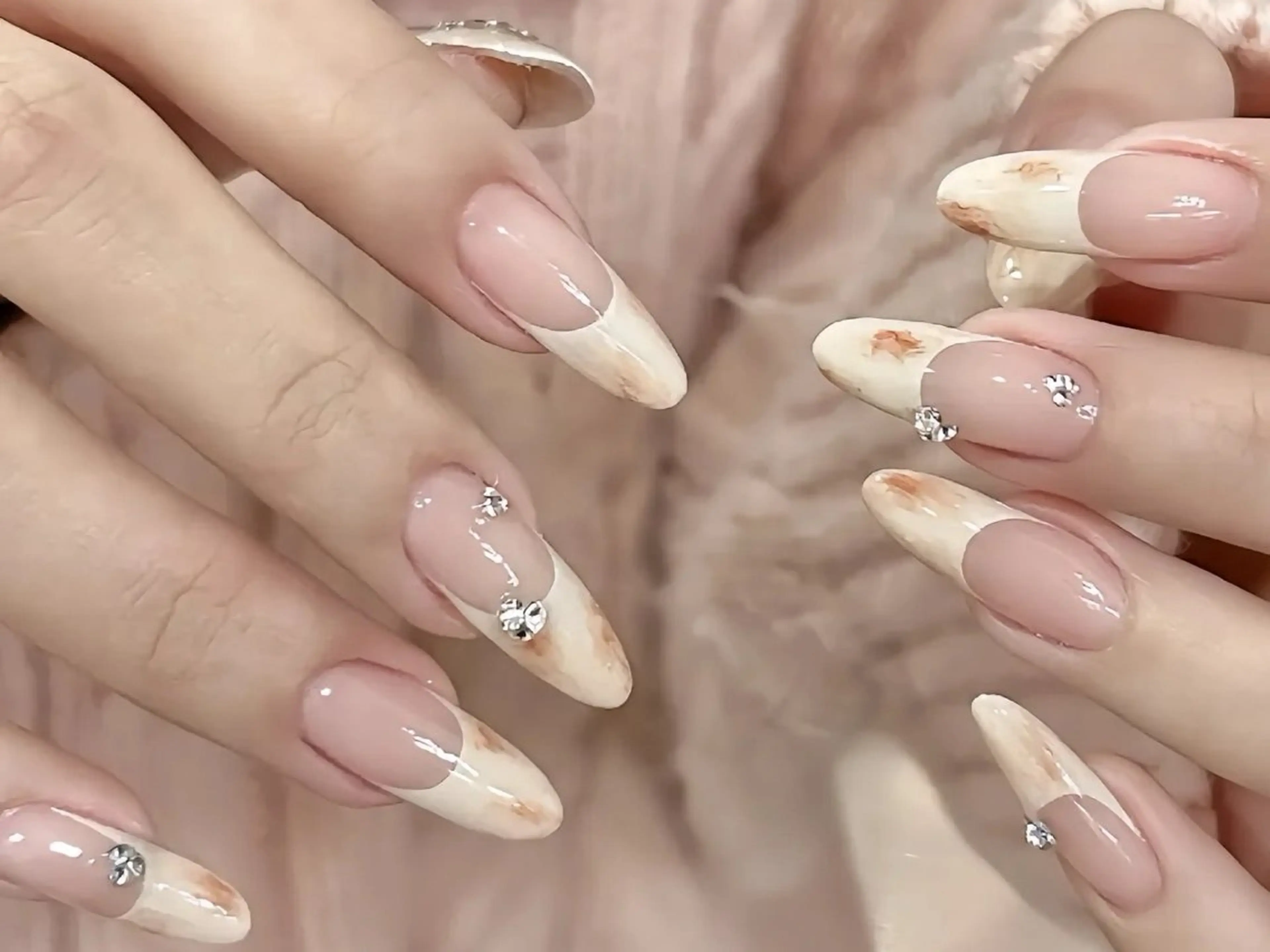 ネイル アートネイル チークネイル 長さ出し フットネイル ジェルネイル ハンドネイル ハンドケア ラッキーネイルサロン 西川口東口店のネイルデザイン