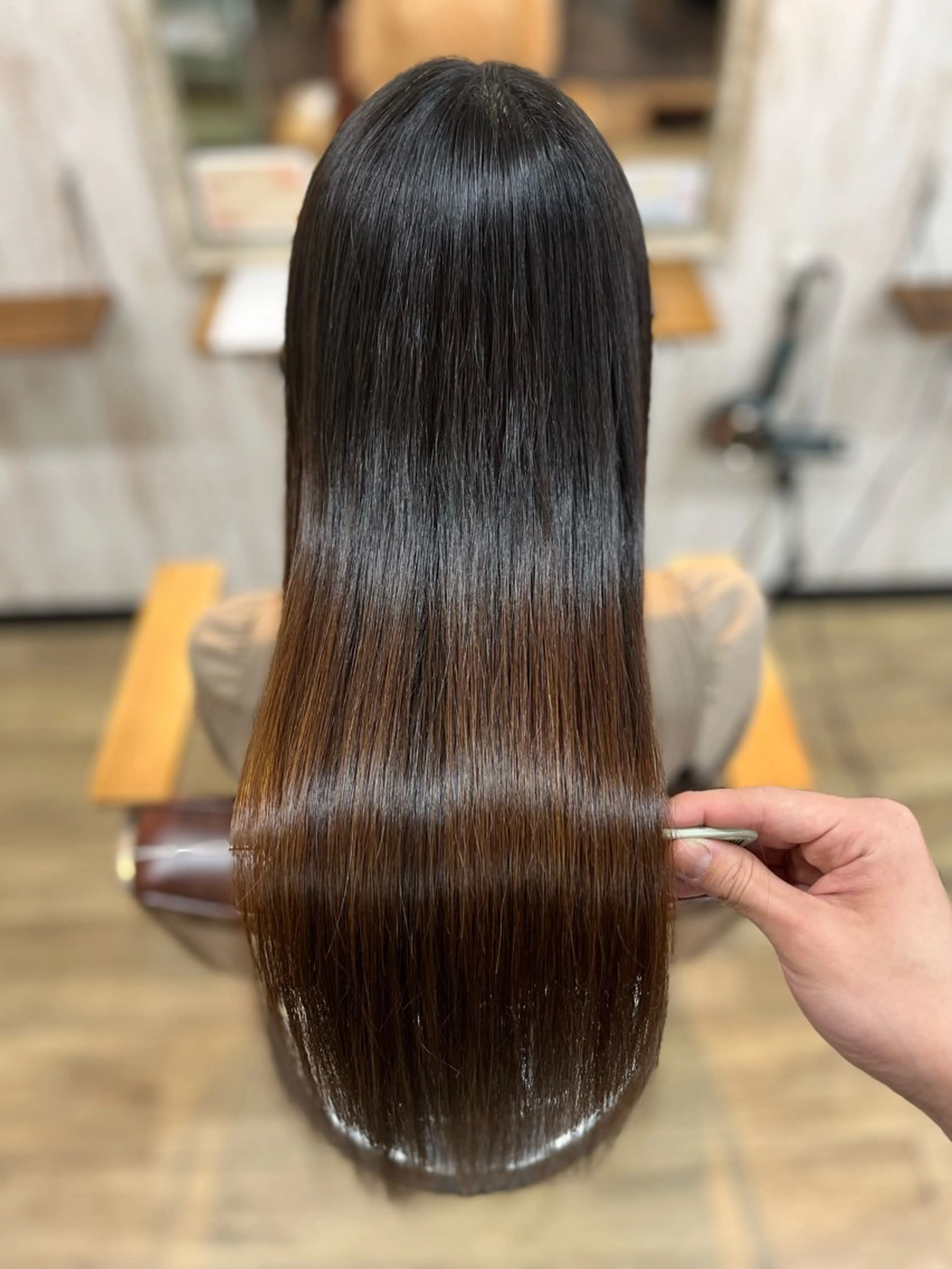 ロング カット 縮毛矯正 🫧透明感カラー /艶髪すなお🧸のヘアスタイル