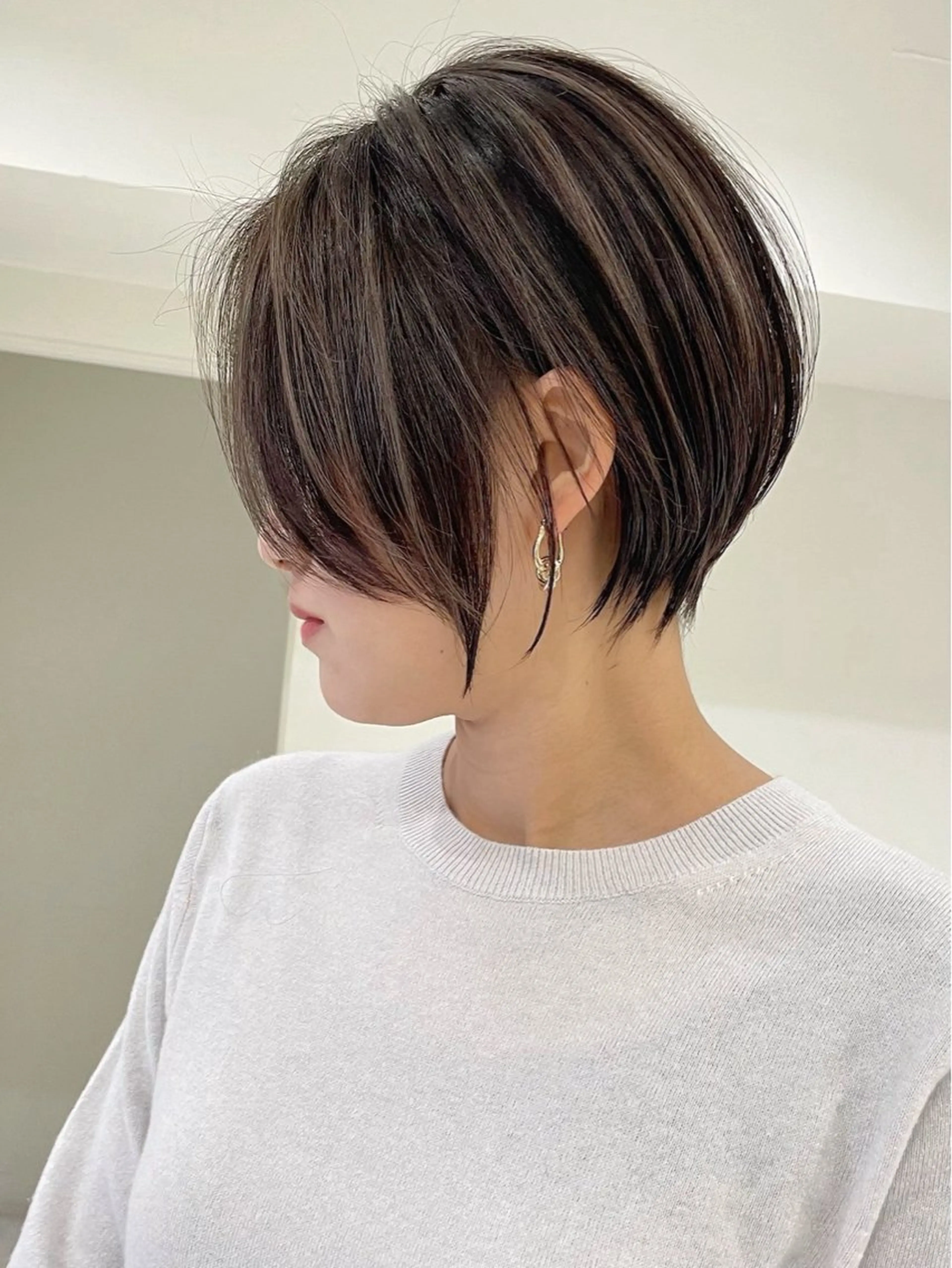 ショート ショートボブ ボブ ハイライト 髪質改善 レイヤーカット カット ヨシミ カズヤのヘアスタイル