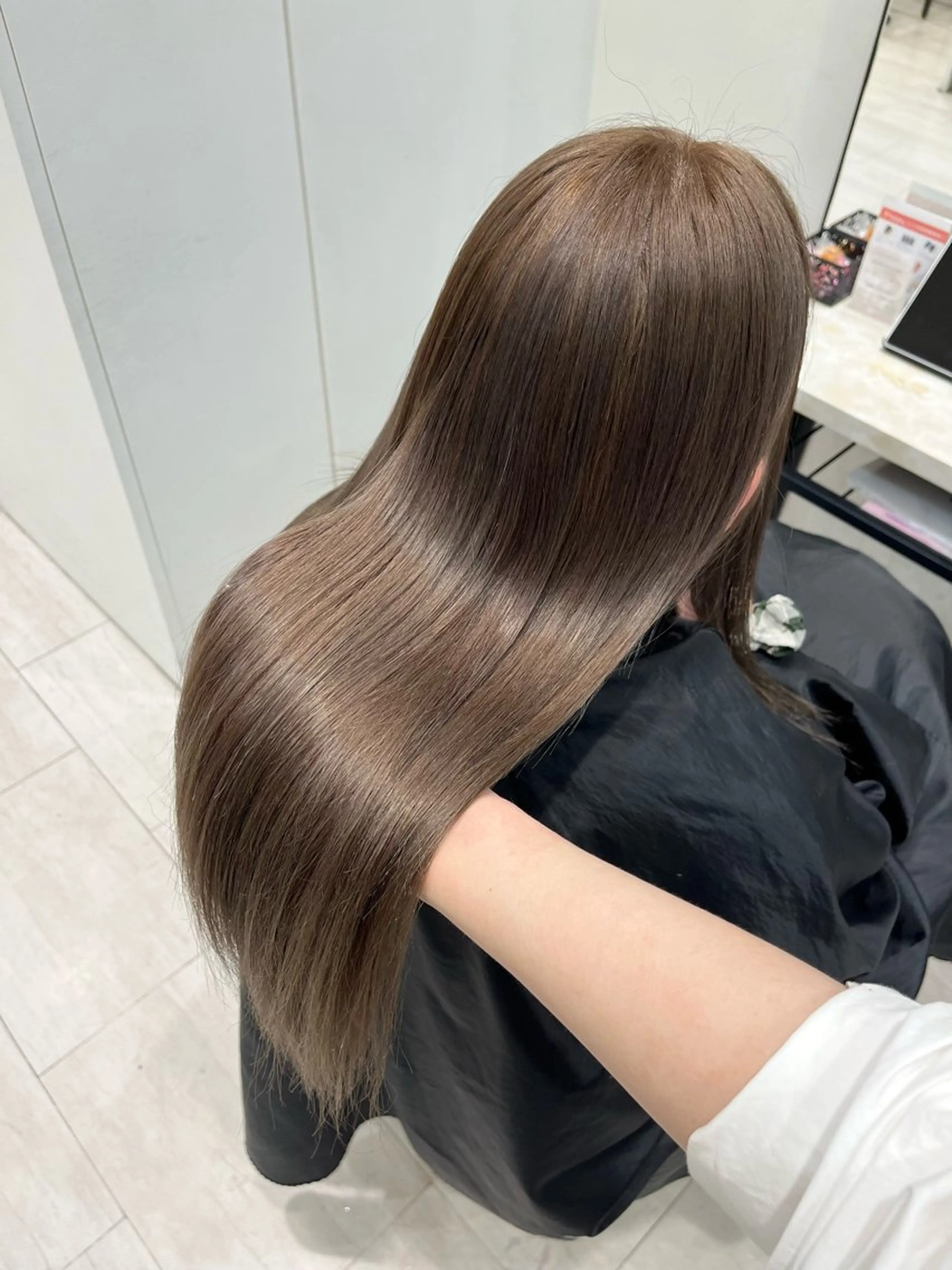 ロング カラー ベージュカラー ブリーチ ダブルカラー ブリーチなしカラー MEI🎀つやカラー 🎀レイヤー🎀渋谷のヘアスタイル