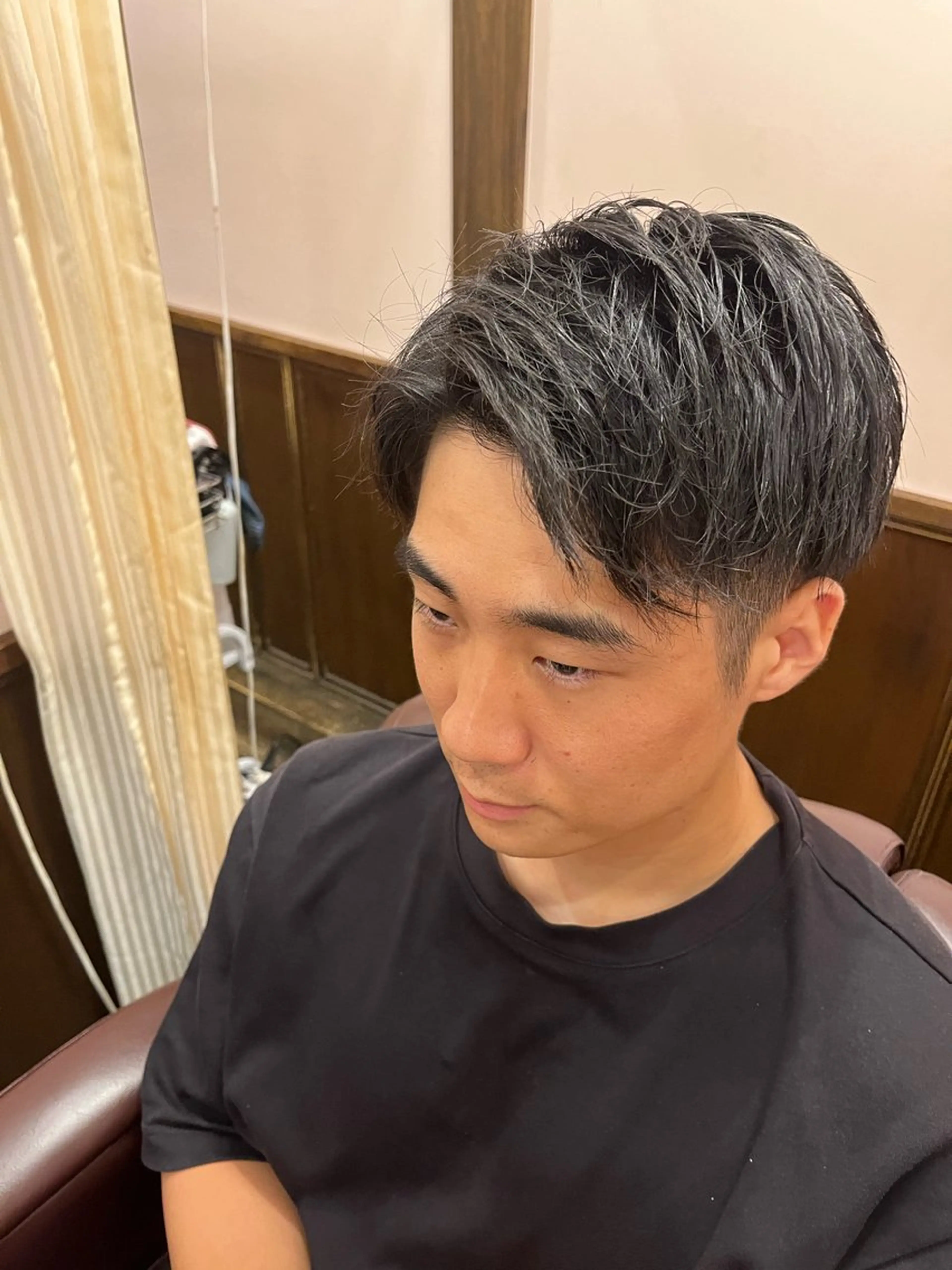 ツーブロックショート+シャンプー+眉毛カットの写真