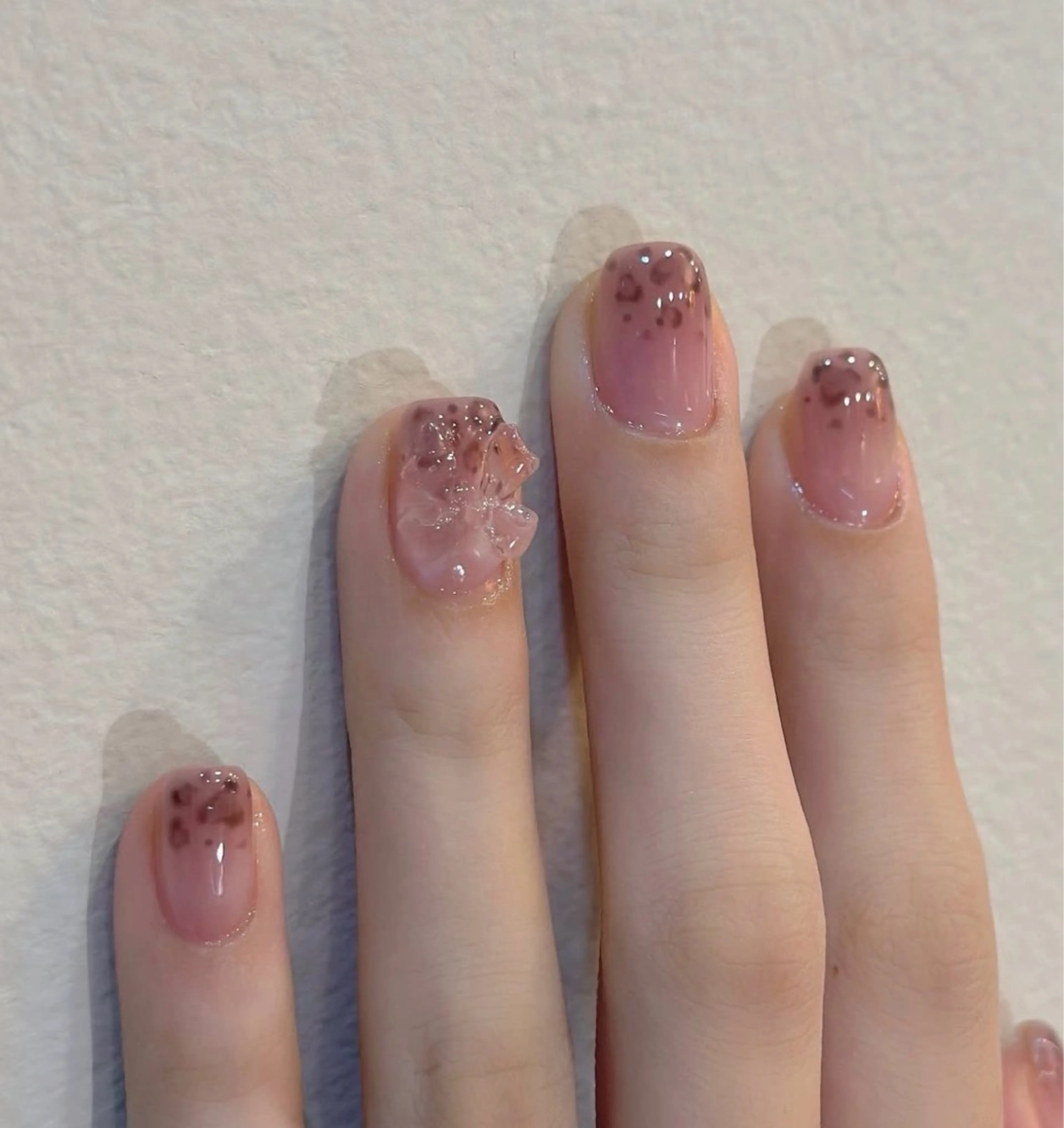 ネイル アートネイル ジェルネイル キラキラネイル ニュアンスネイル シンプルネイル ハンドネイル Ryunail所属・Ryu Nail NekoChanのネイルデザイン