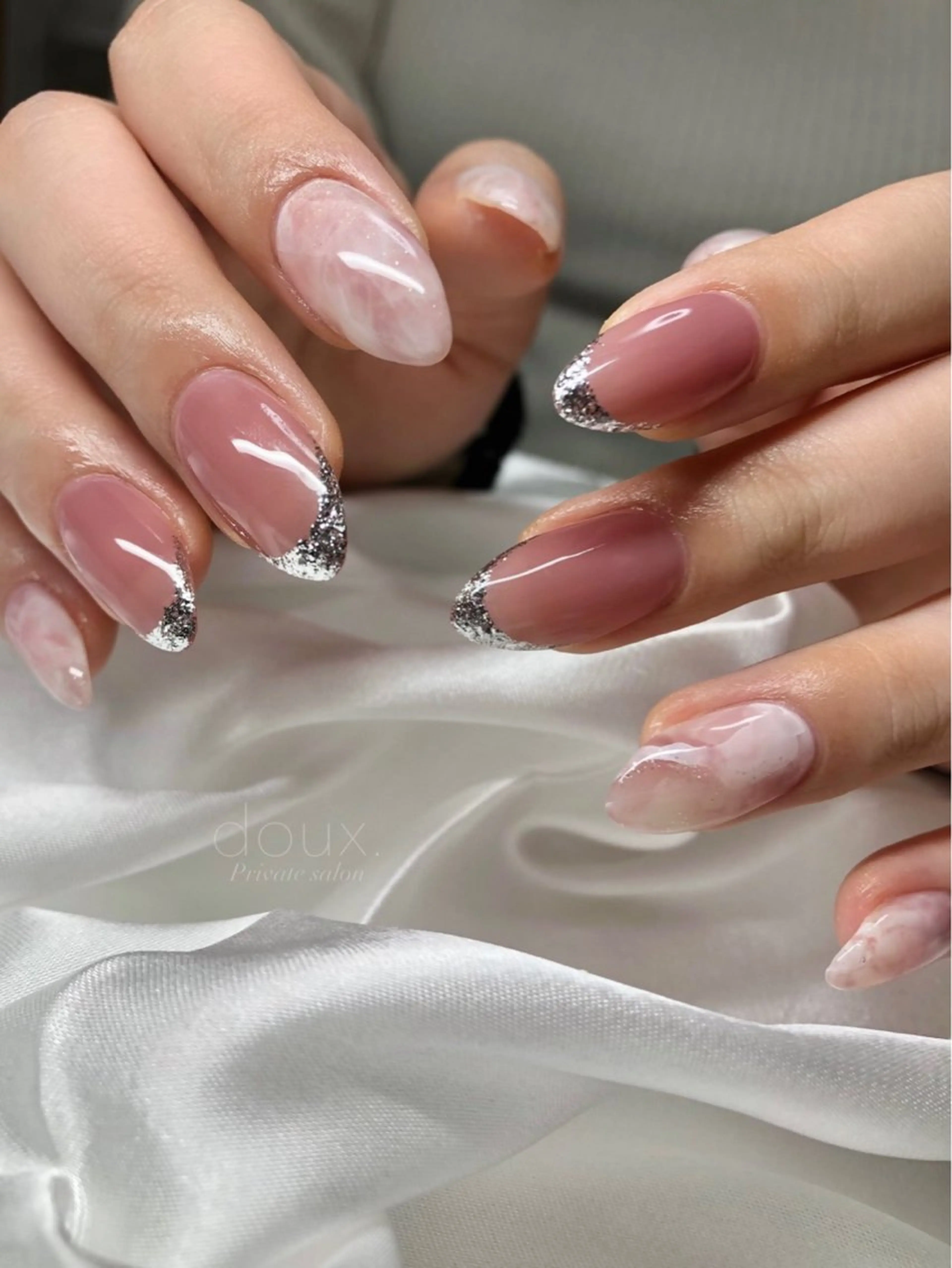 ネイル フレンチネイル ハート 韓国ネイル マグネットネイル ニュアンスネイル ハンドネイル doux. nailのネイルデザイン