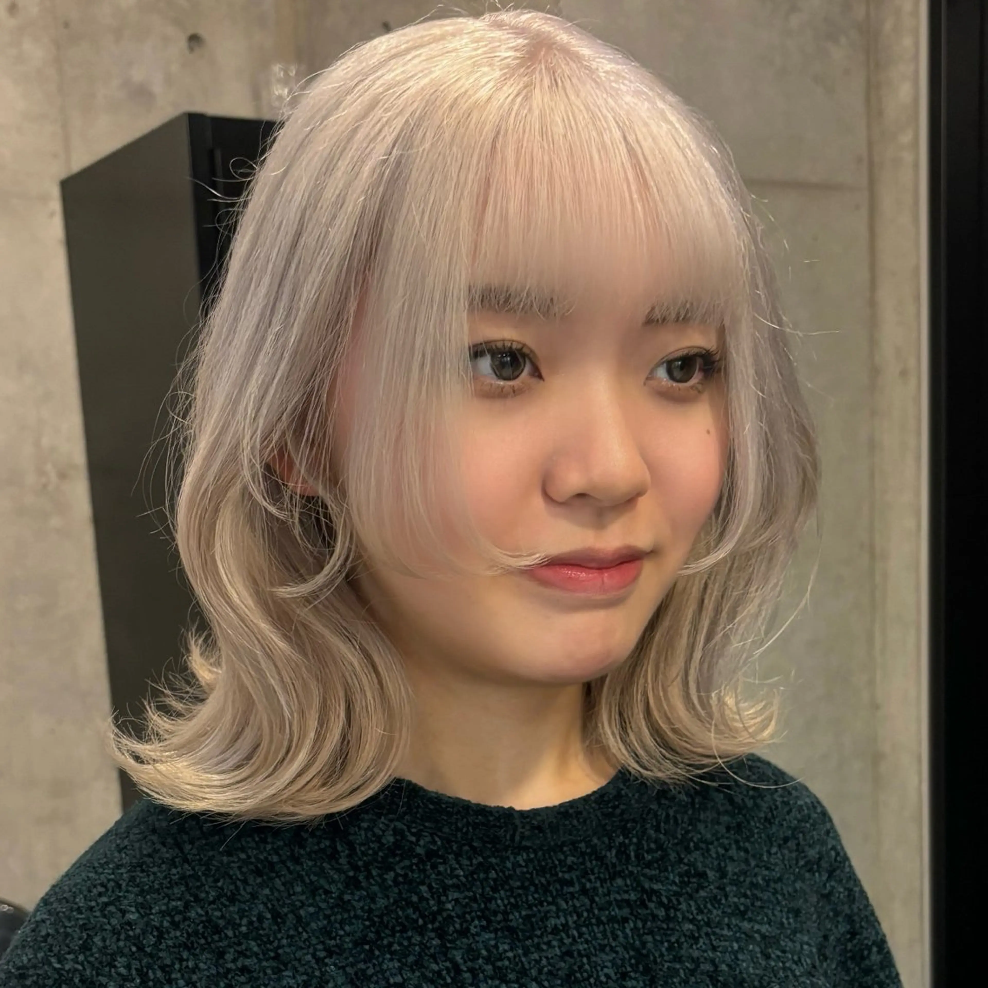 カラー ベージュカラー ブリーチ ホワイトベージュ AREND所属・AREND hinanoのヘアスタイル