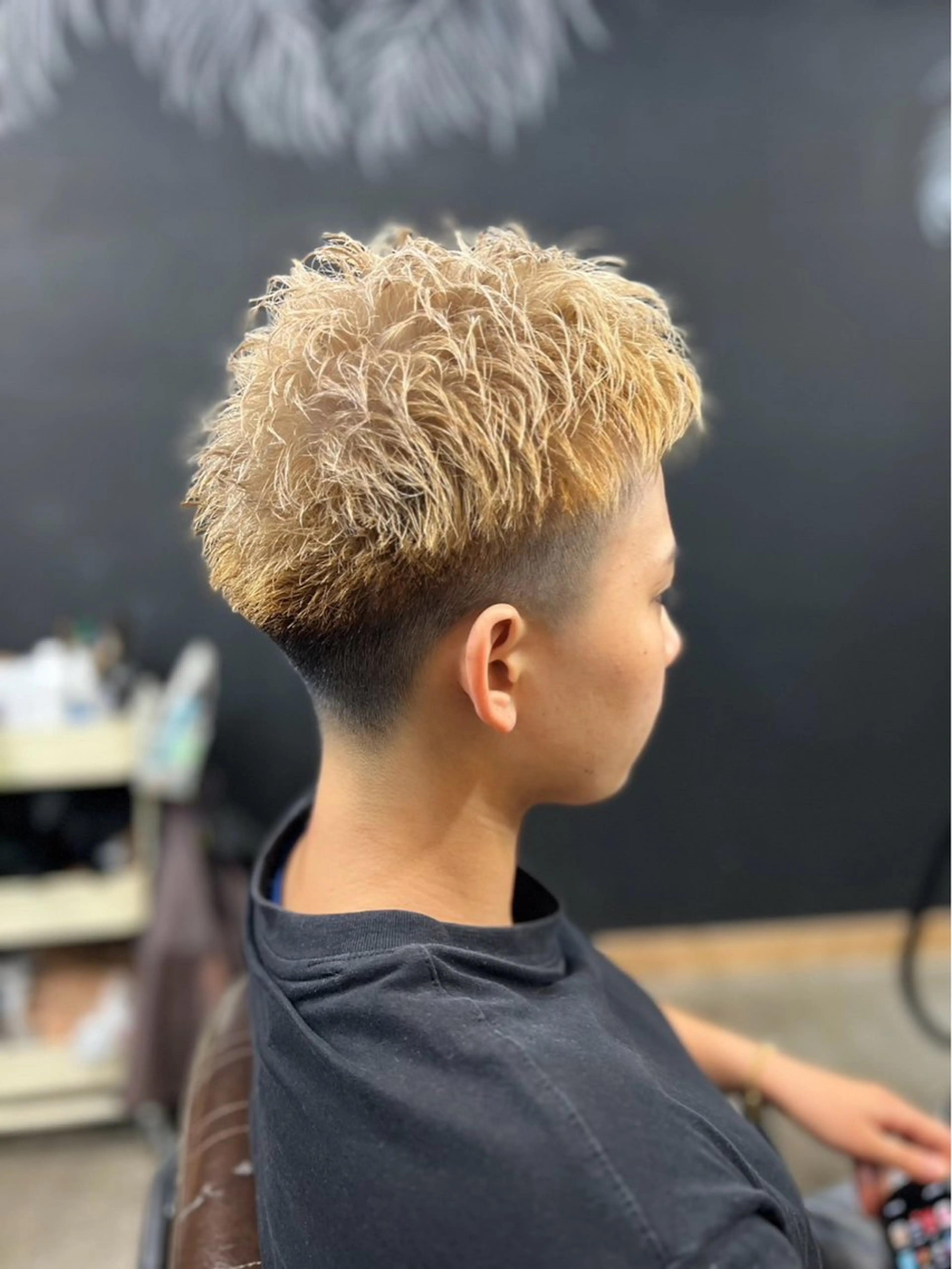 ショート カラー ベージュカラー ブリーチ ダブルカラー ミルクティーベージュ ヘアカラー koahair design所属・ヨッ シーのヘアスタイル