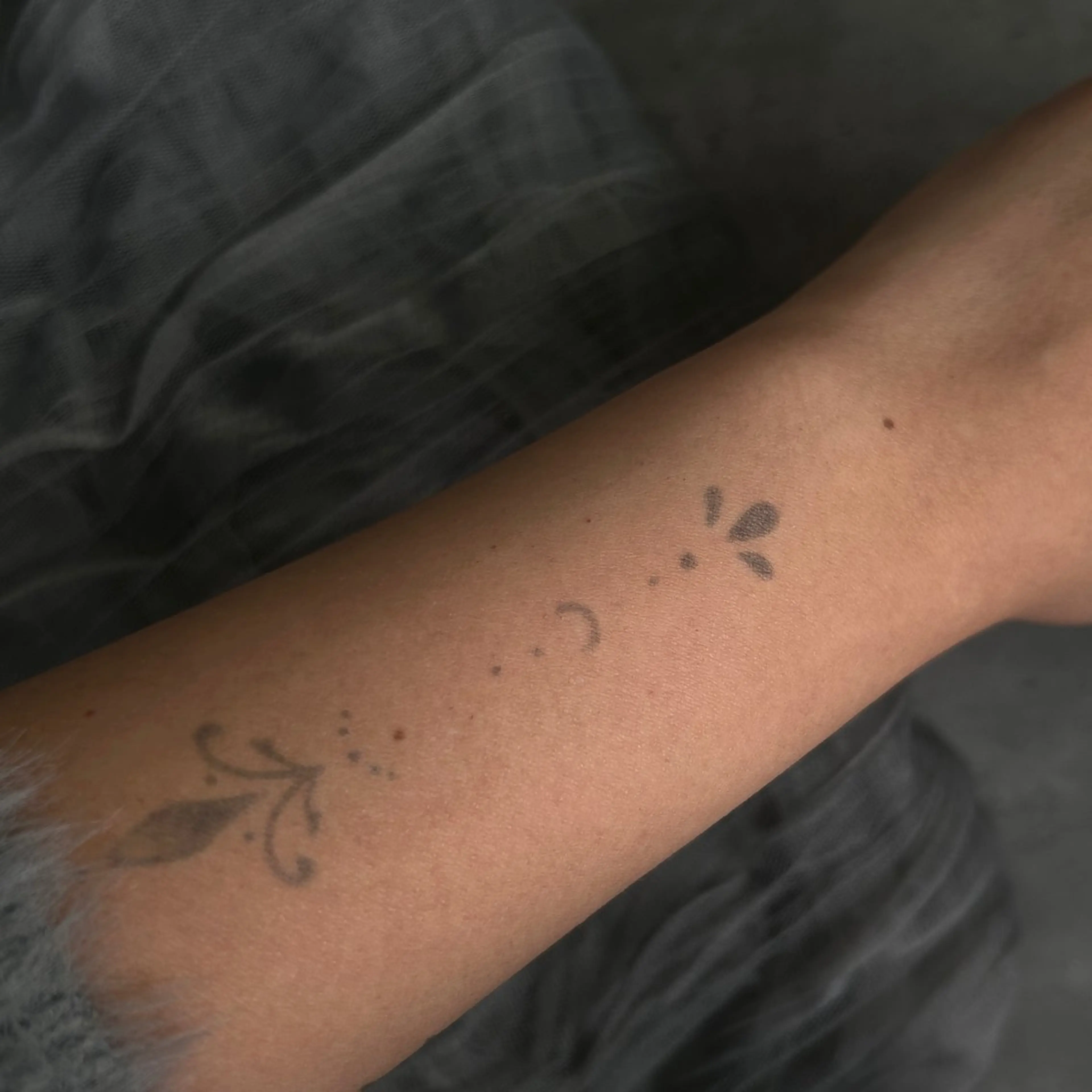 Ray. ／綺麗目ニュアンスのネイルデザイン