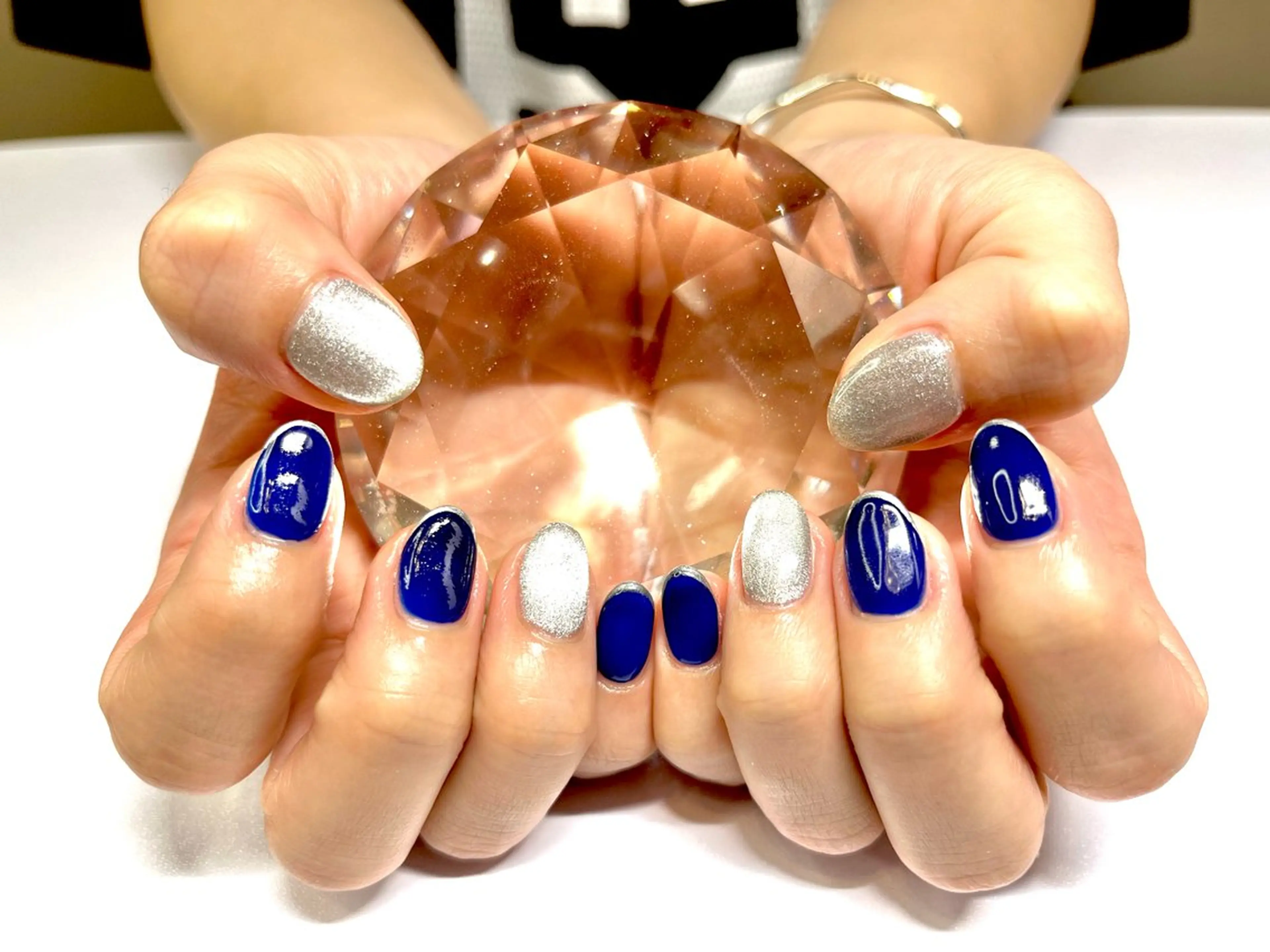 ネイル ブルー マグネットネイル オフィスネイル ワンカラーネイル シンプルネイル ハンドネイル プライベートサロン N's Nailのネイルデザイン