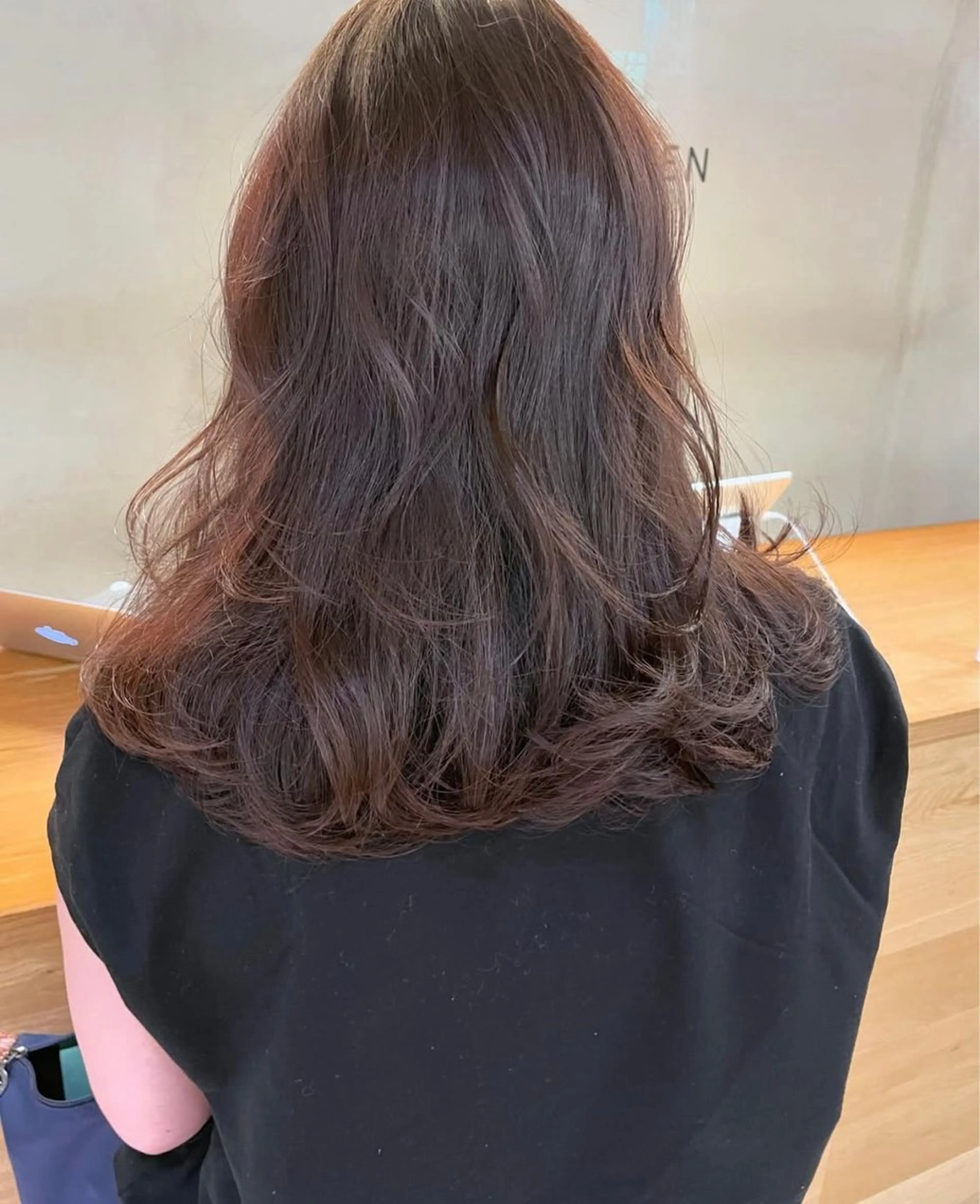 ロング レイヤーカット ロング 高発色ブリーチ/ ハイレイヤー🪽aiのヘアスタイル