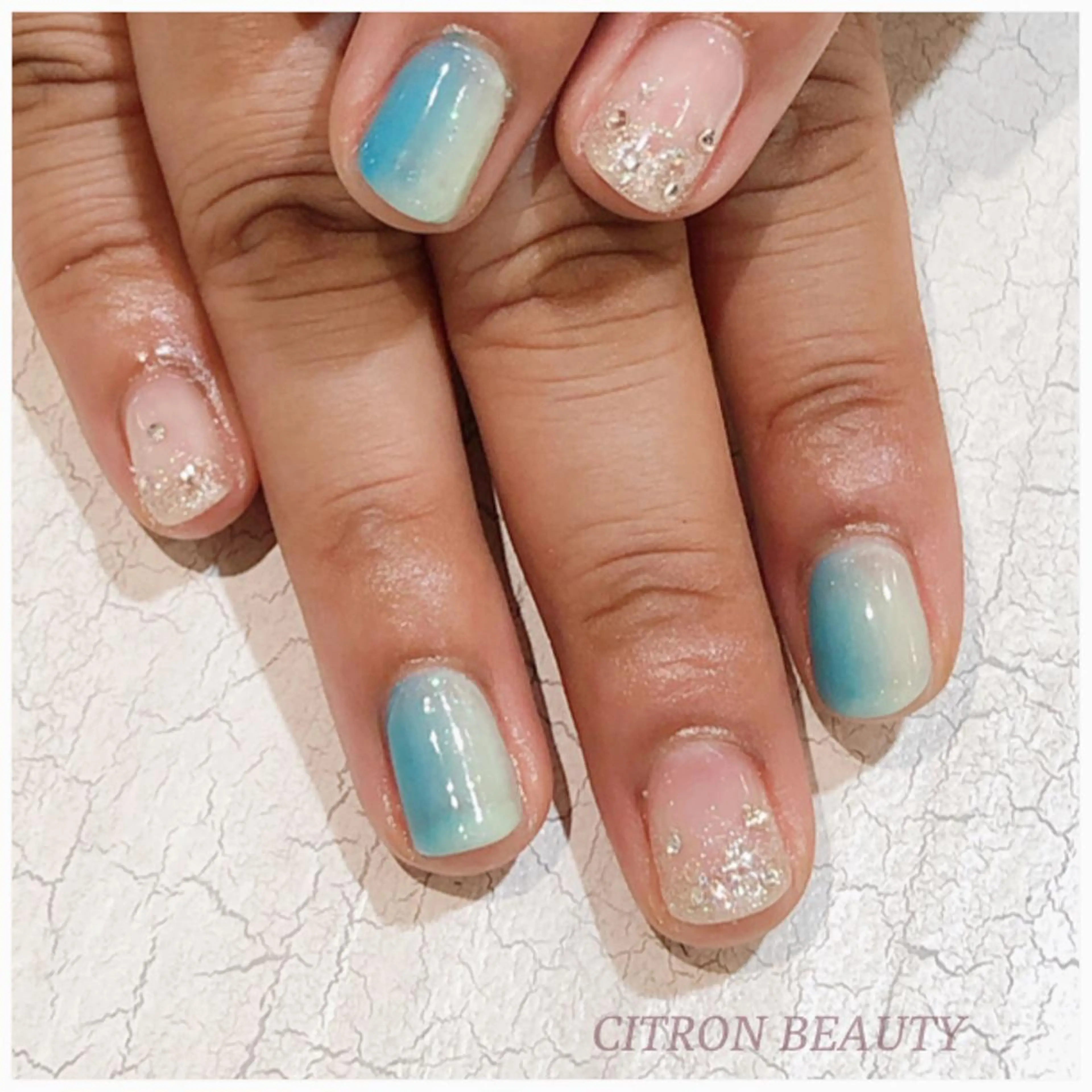 ネイル グラデーション CITRON NAIL💅練習生のネイルデザイン