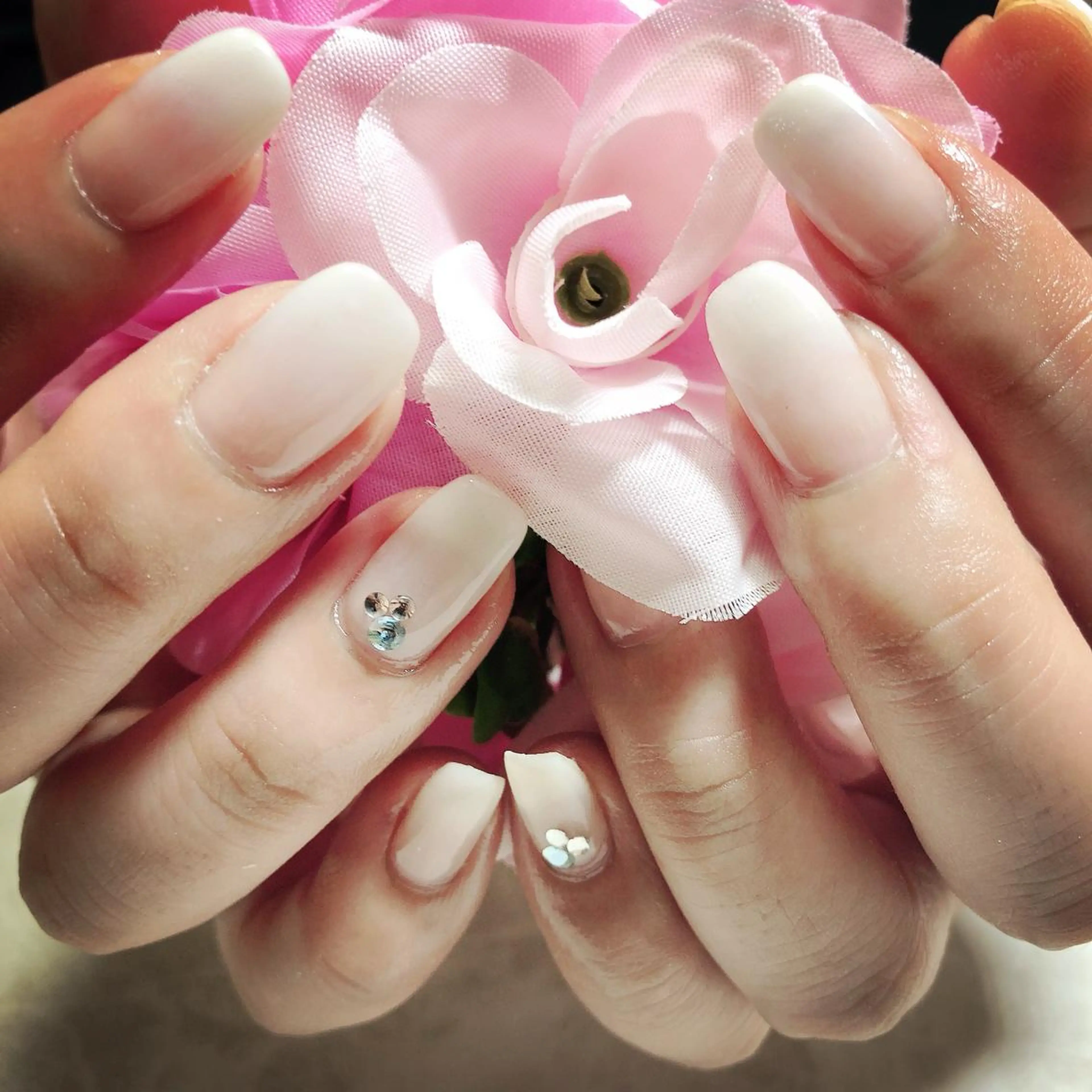 ネイル ストーンネイル Lokahi NAILのネイルデザイン