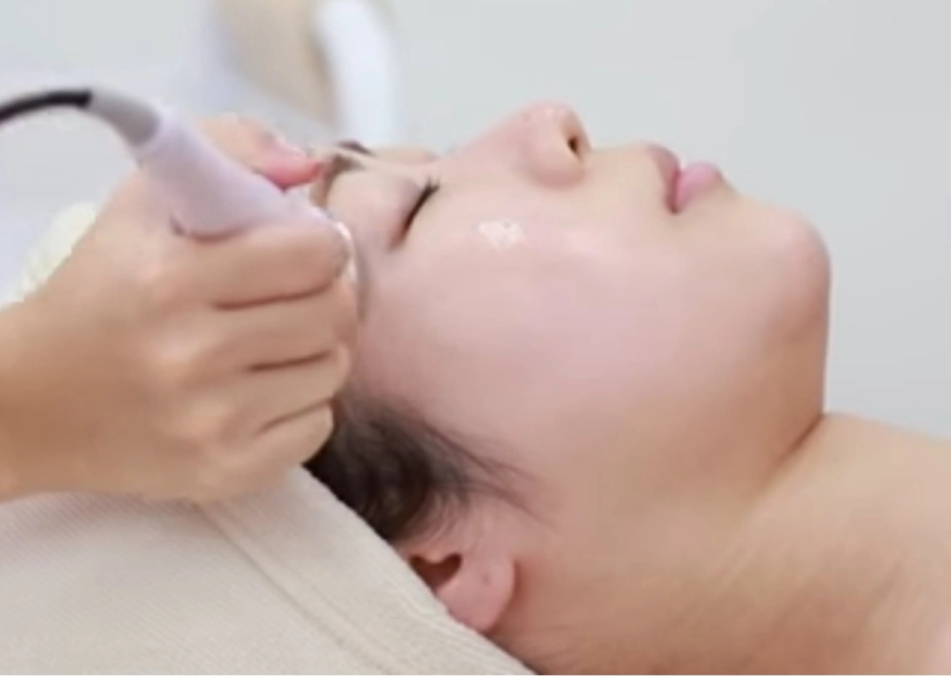 【小顔になりたい方✨】リフトアップしたい方❗️✨浮腫みを取りたい方❗️リフトアップマシン＆小顔マッサージ💆‍♀️の写真