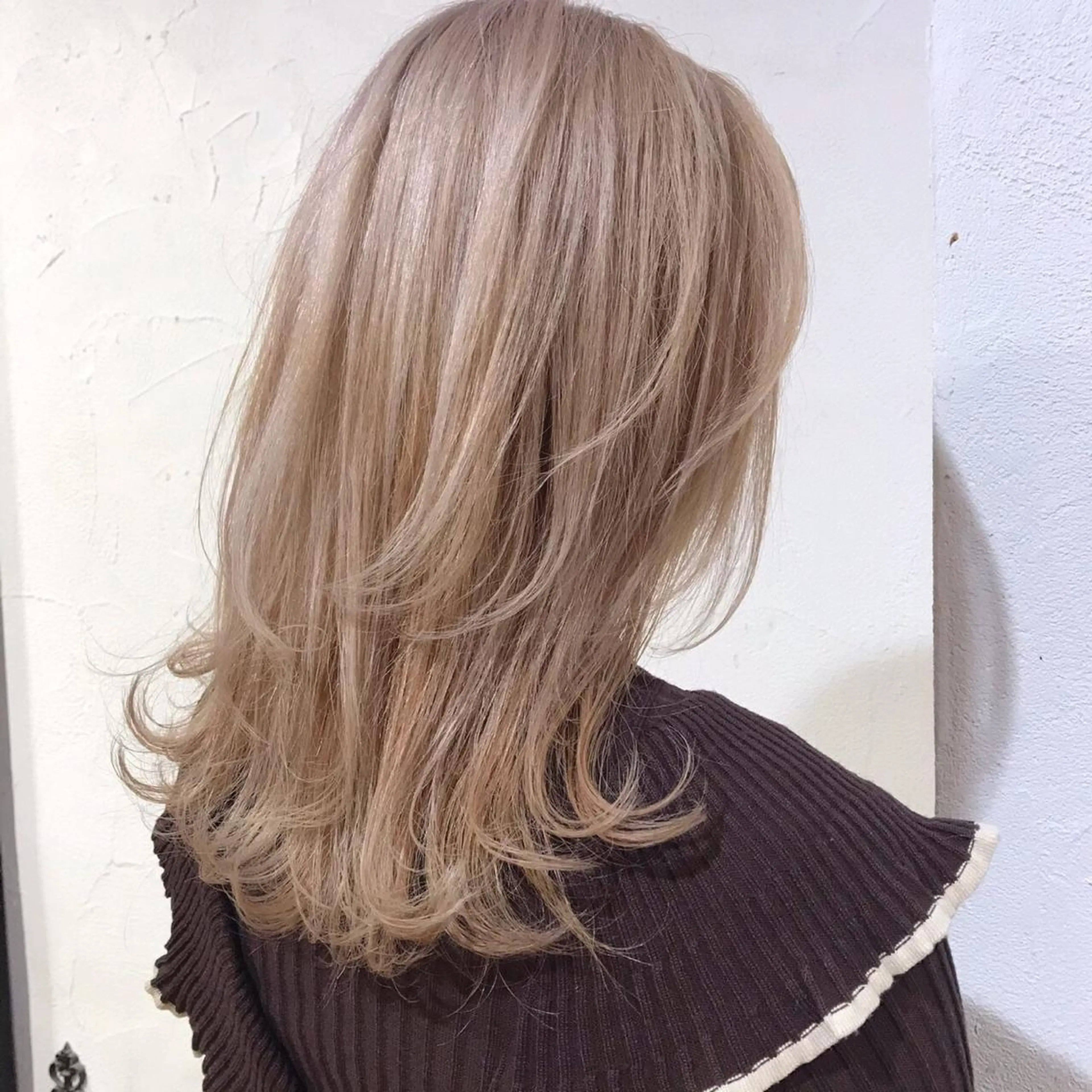 セミロング カラー La  SHE's 天王寺店所属・マルヤマ リナのマツエク・マツパデザイン