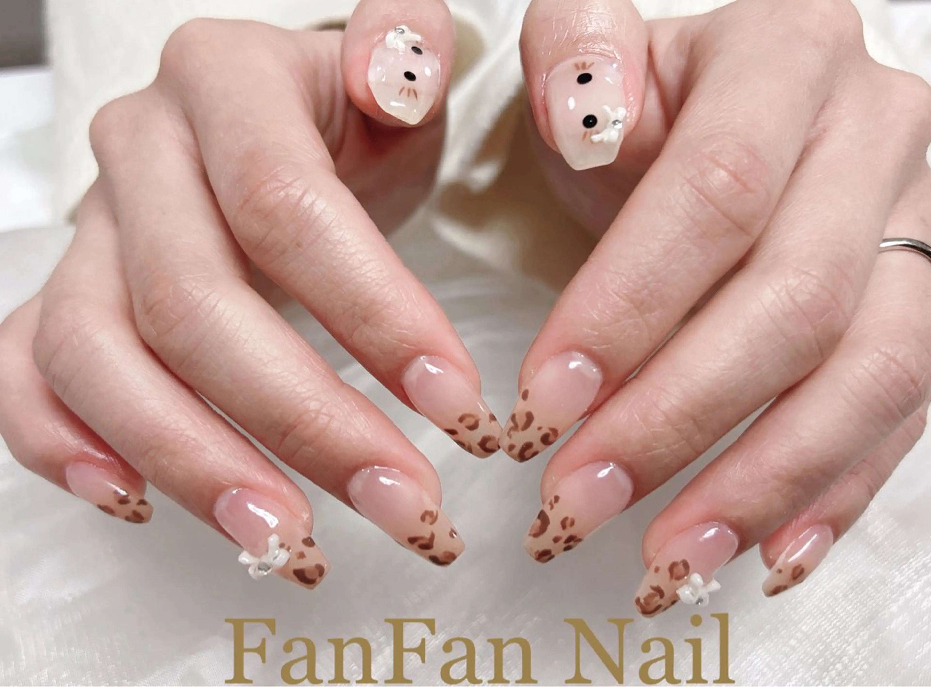 ネイル アートネイル オーロラネイル ガーリー キラキラネイル 韓国ネイル ハンドネイル KaKa FanFanNailのネイルデザイン