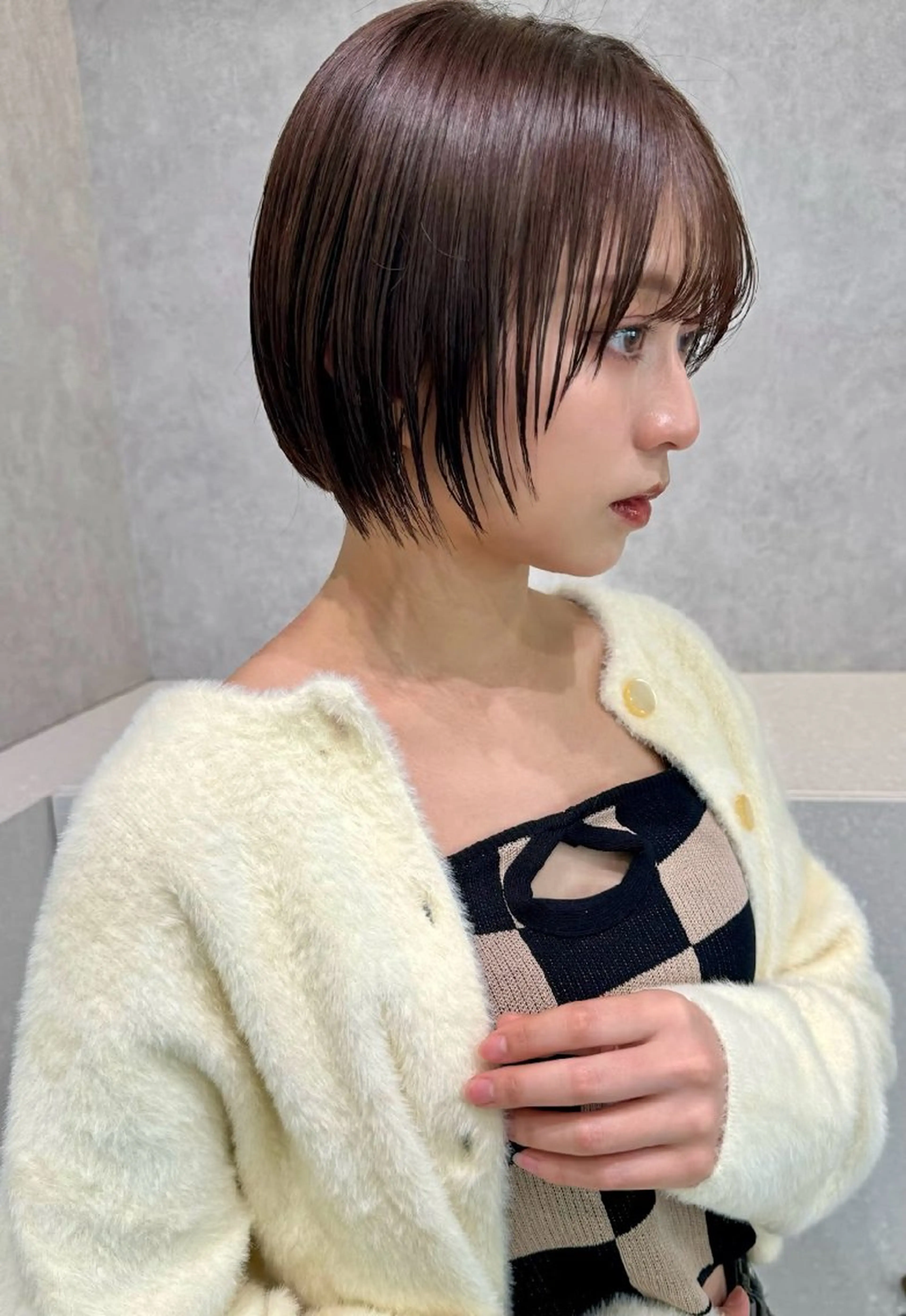 ショート カラー ✨艶カラーと縮毛矯正 🦖しんのすけ🦖のヘアスタイル