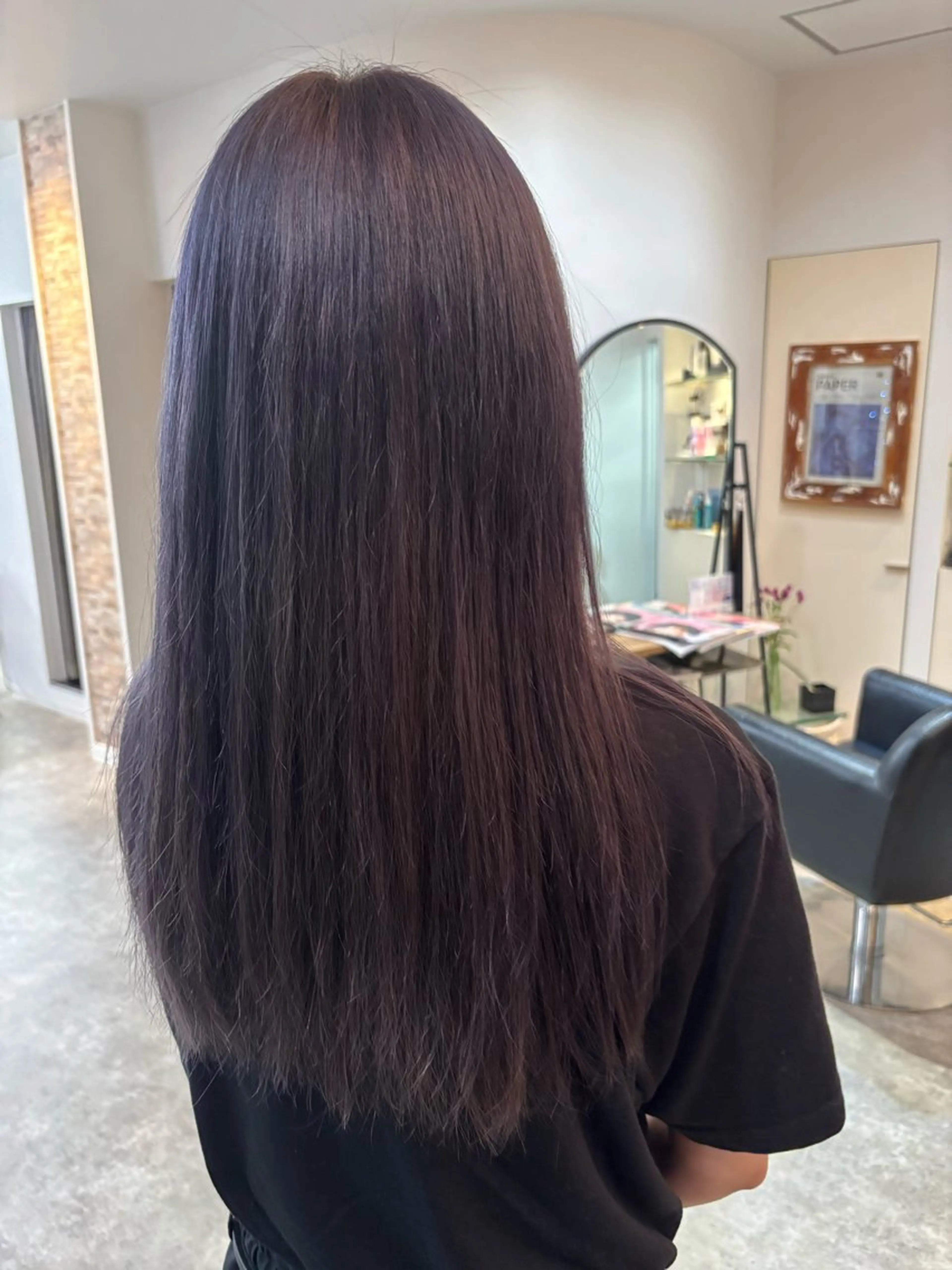 ロング ヘアカラー 亀田 萌奈のヘアスタイル