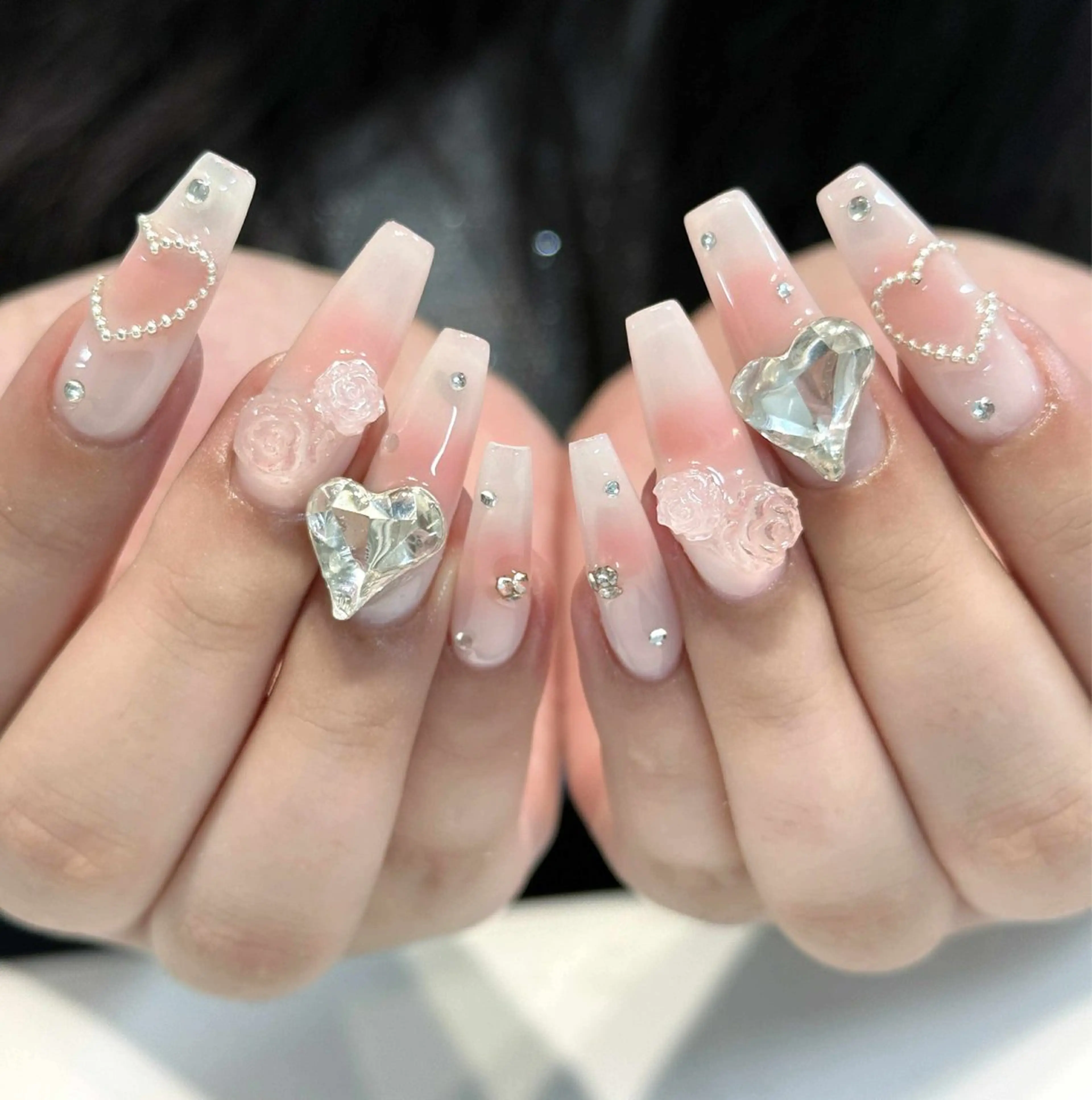 ネイル フレンチネイル ジェルネイル キラキラネイル 韓国ネイル マグネットネイル Julli NailStudioのネイルデザイン