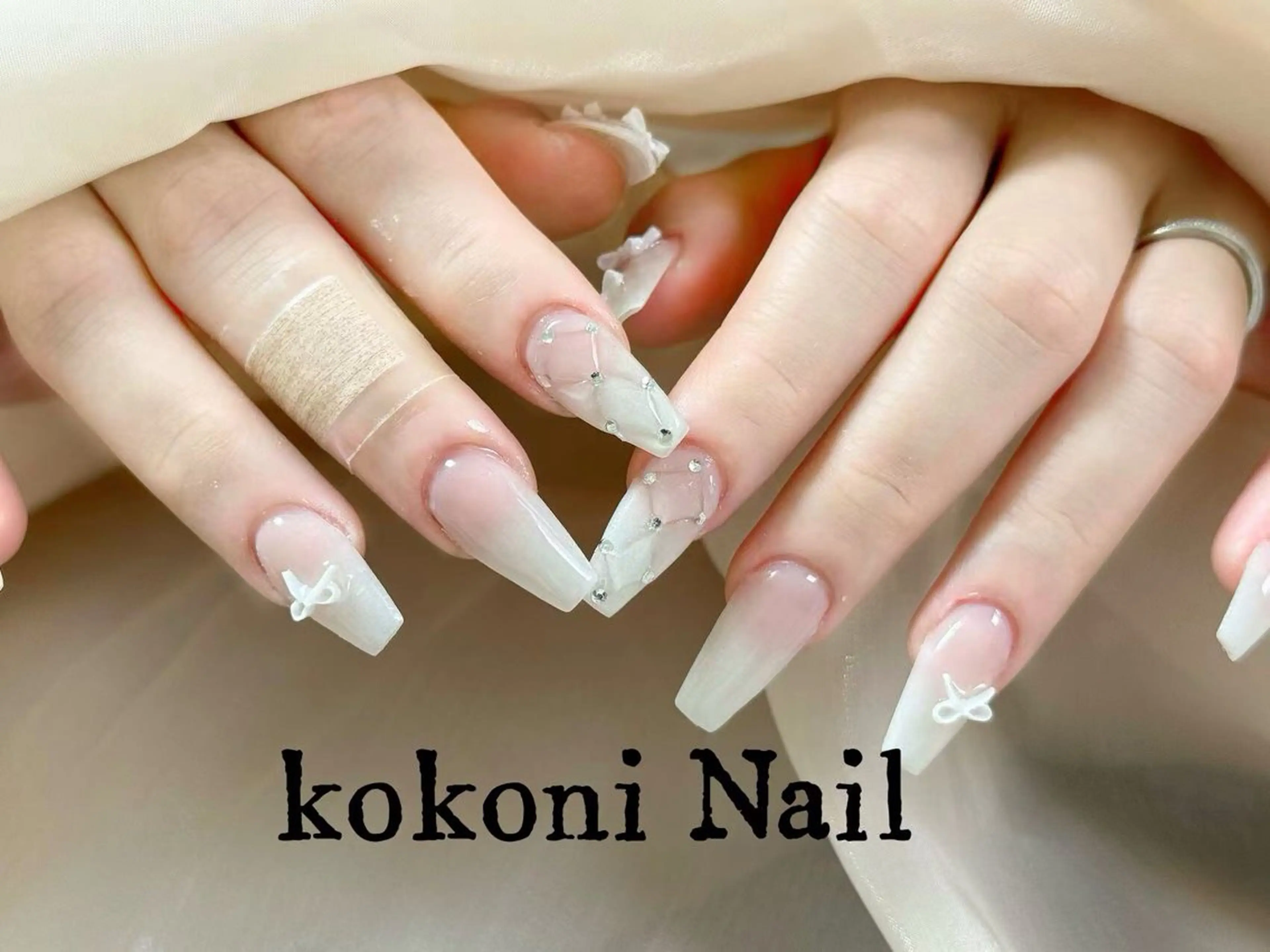 ネイル ハンドネイル 小 雨のネイルデザイン