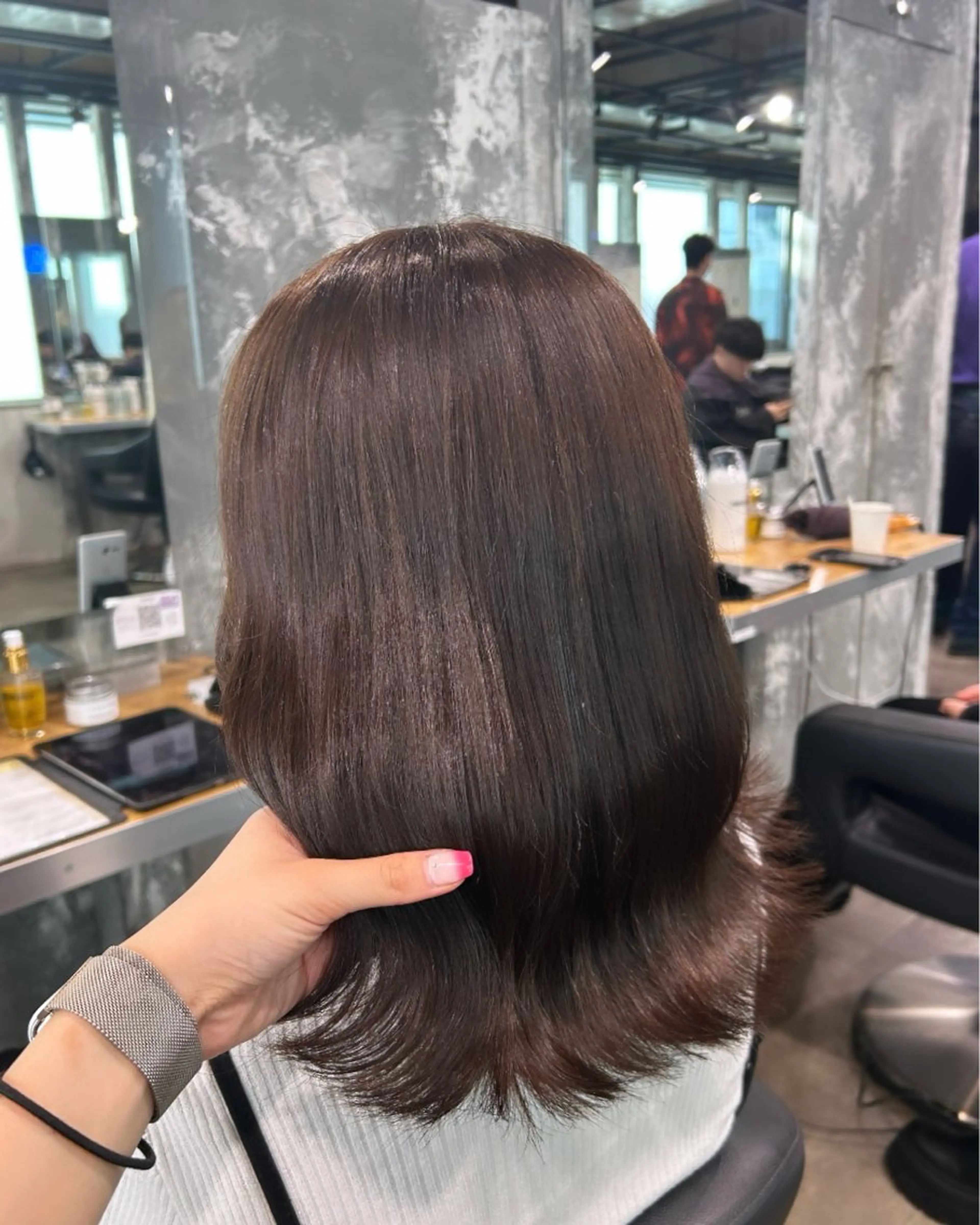 ミディアム IS所属・横浜美容室/透明感 カラー/レイヤーのヘアスタイル