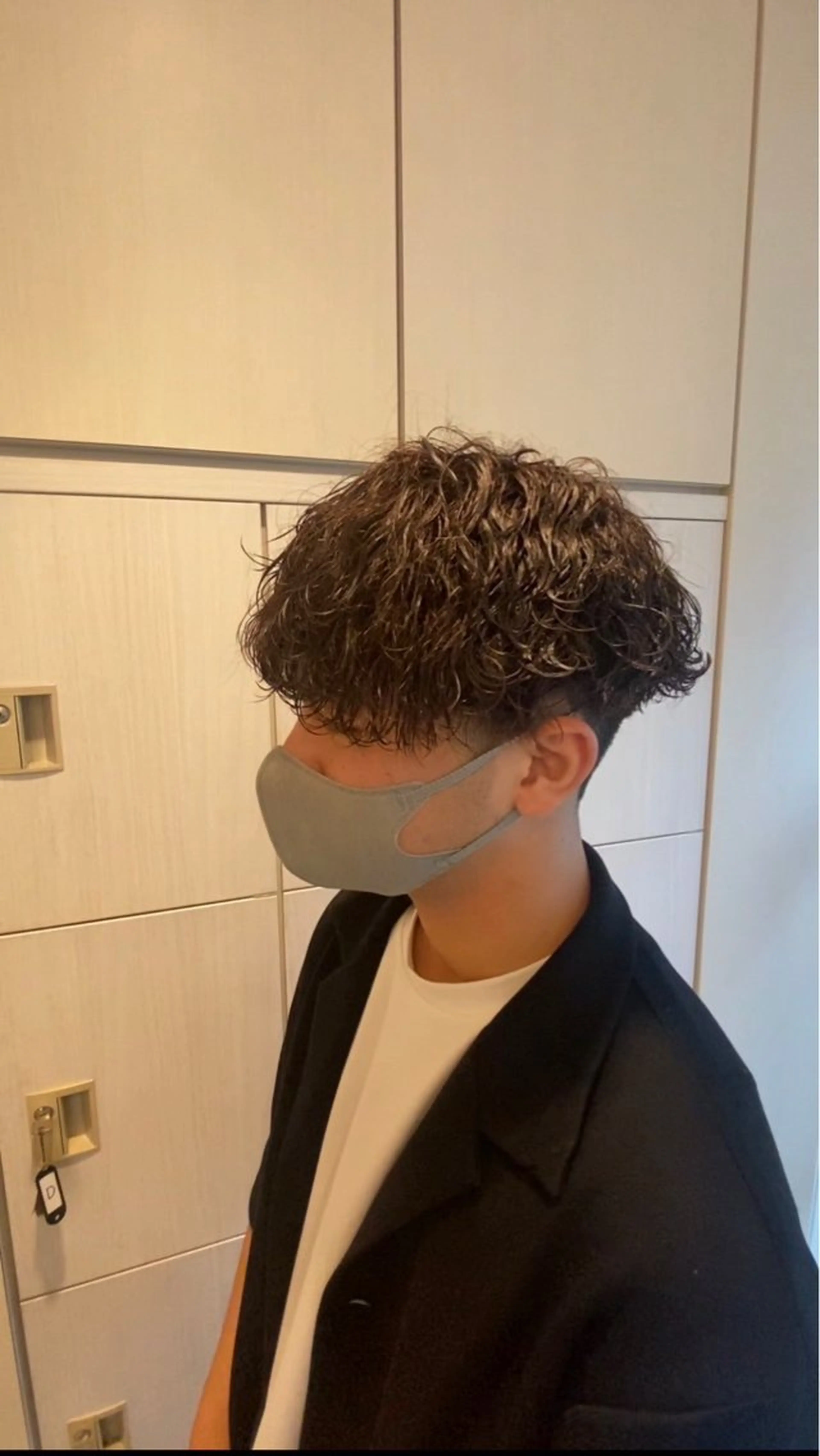 パーマ メンズ NaVIユウジ ブリーチカラーのヘアスタイル