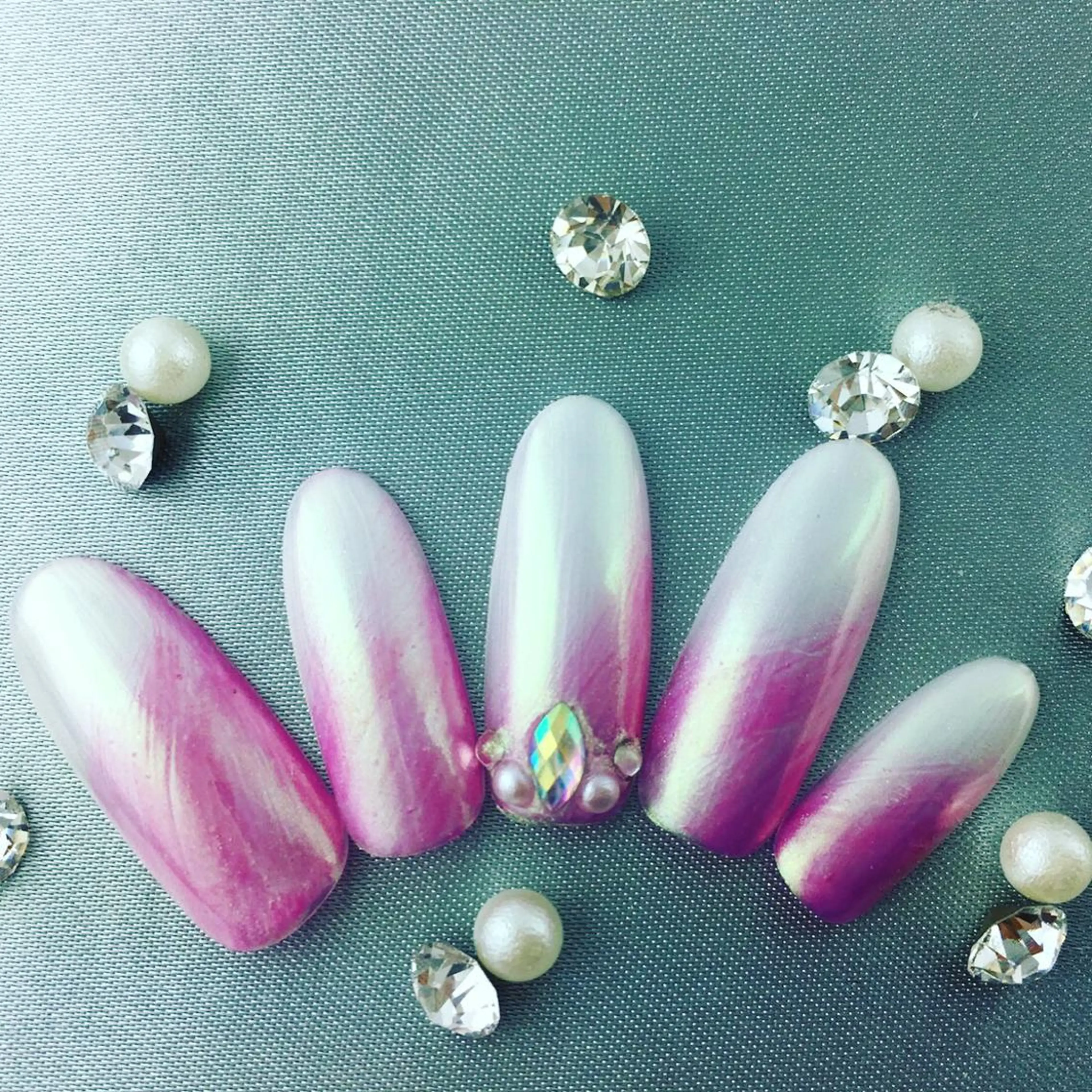 ネイル アートネイル オーロラネイル フットネイル 卒業式 ミラーネイル NAILSGOGO shibuyaのネイルデザイン