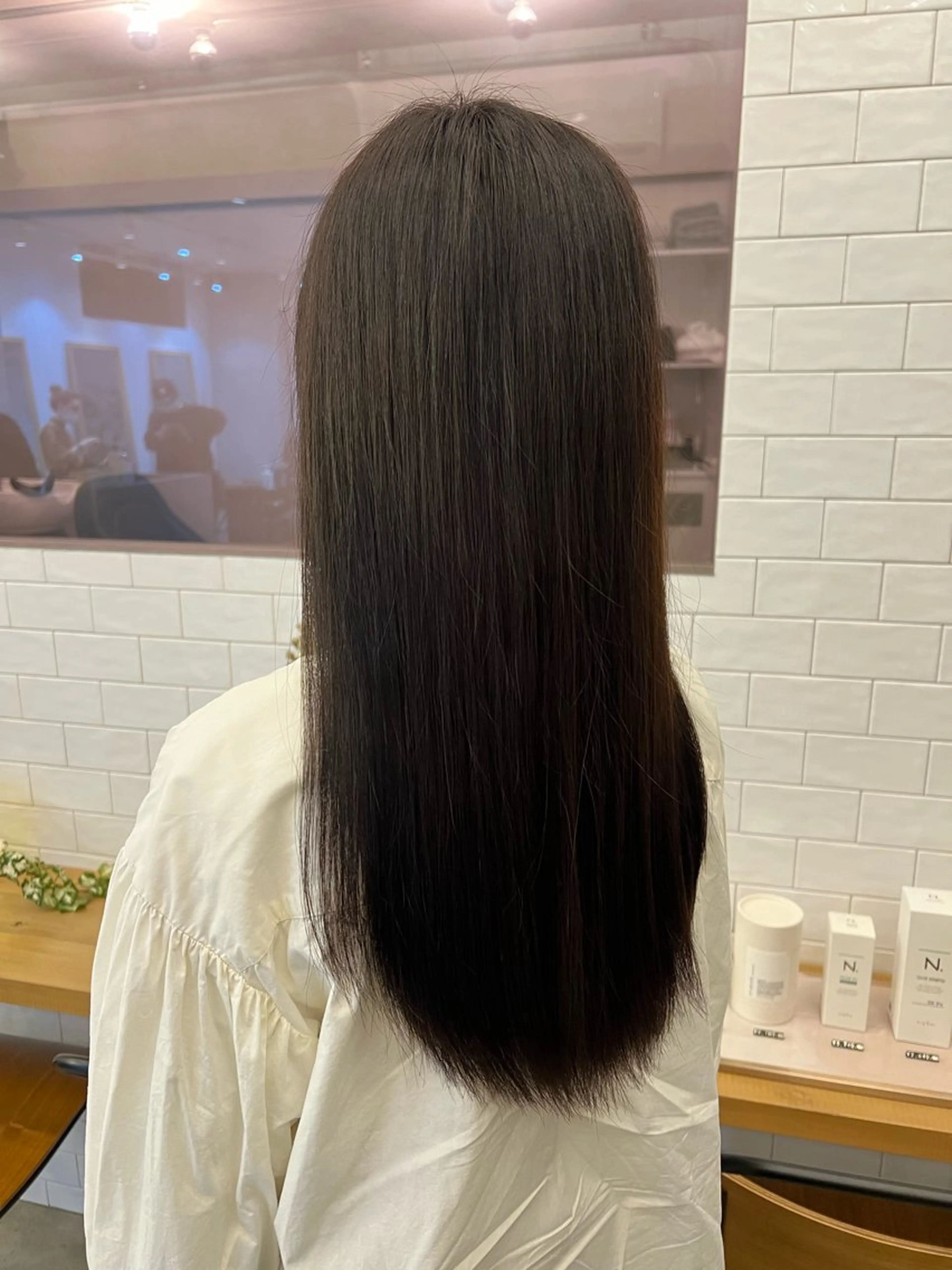 セミロング カラー 髙橋 かなこのヘアスタイル