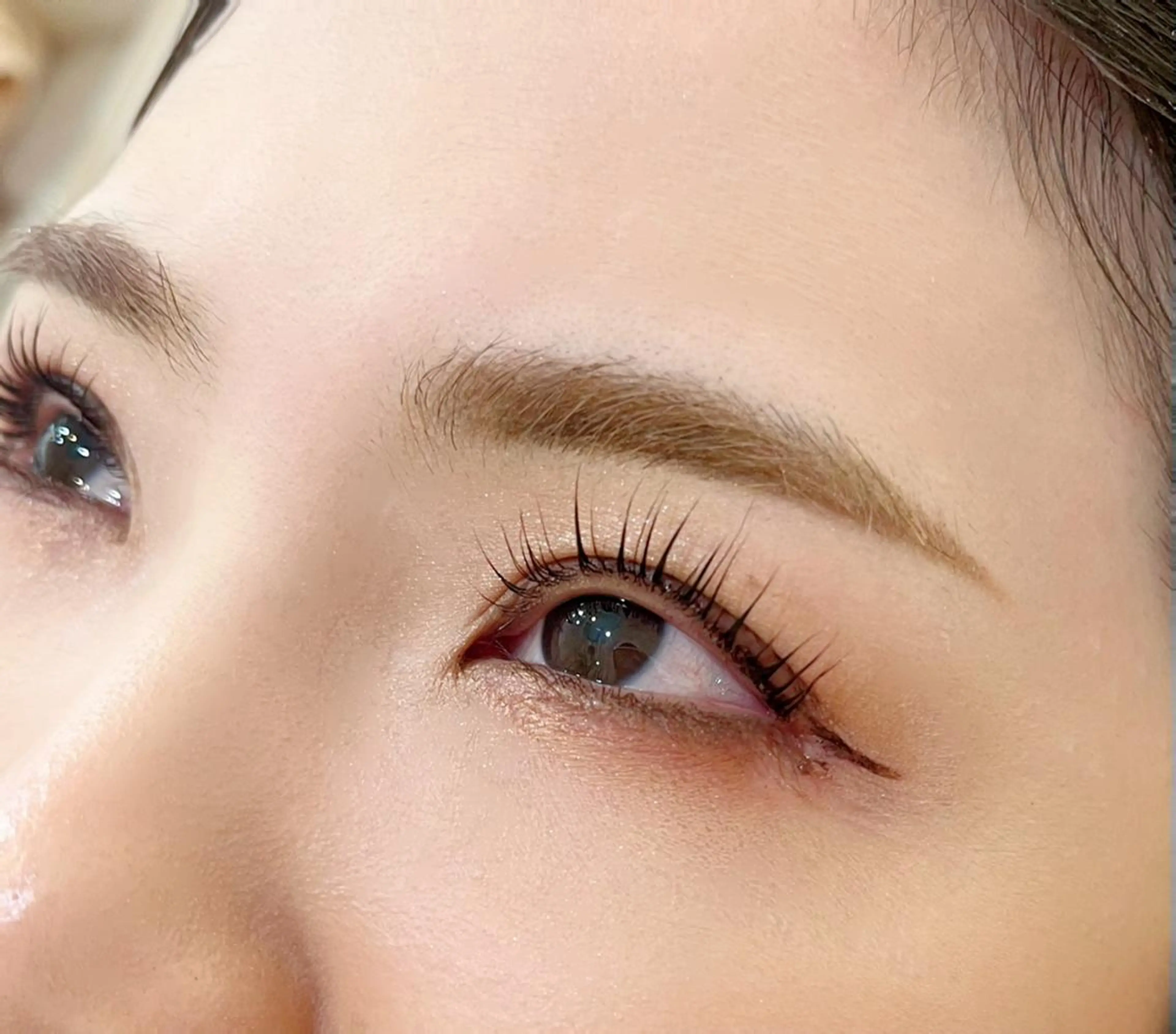 マツエク・マツパ 1ヶ月後も半分残る 高持続LEDエクステのマツエク・マツパデザイン