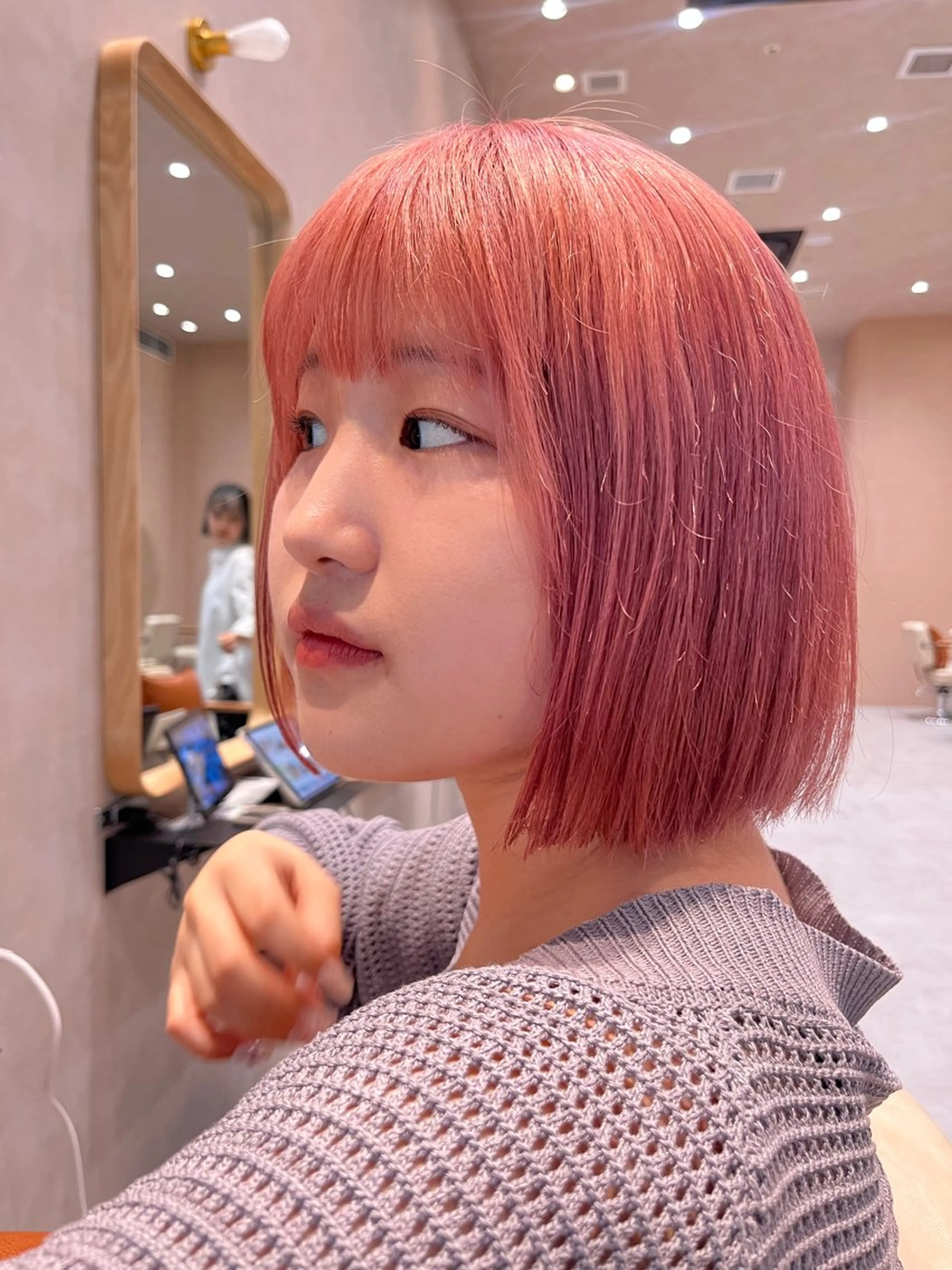 ショート カラー 阿久津真衣 似合わせカットのヘアスタイル