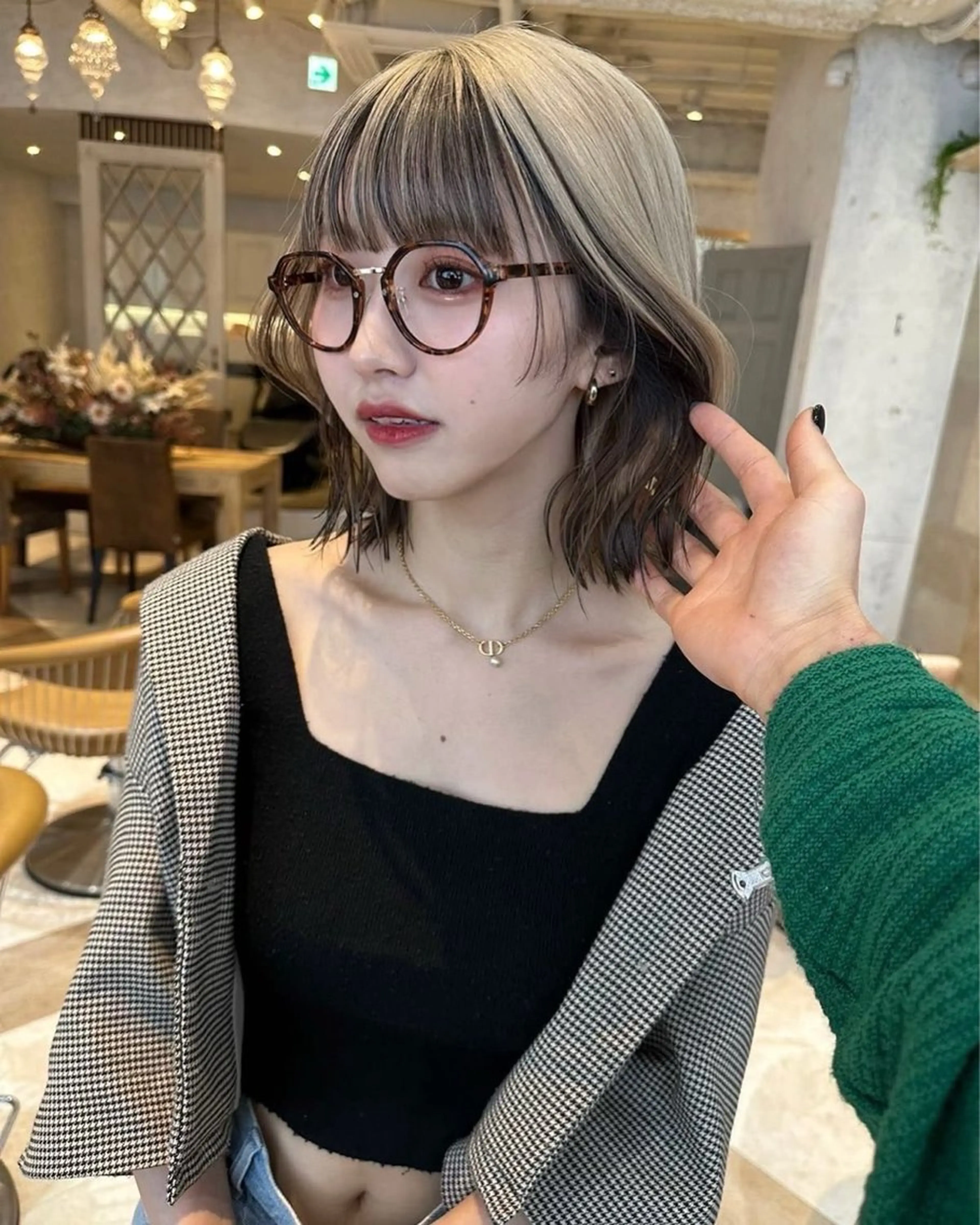 ✨超人気✨アンブレラカラー（表面の髪の毛ブリーチ＋色味入れ）（韓国ヘア）の写真