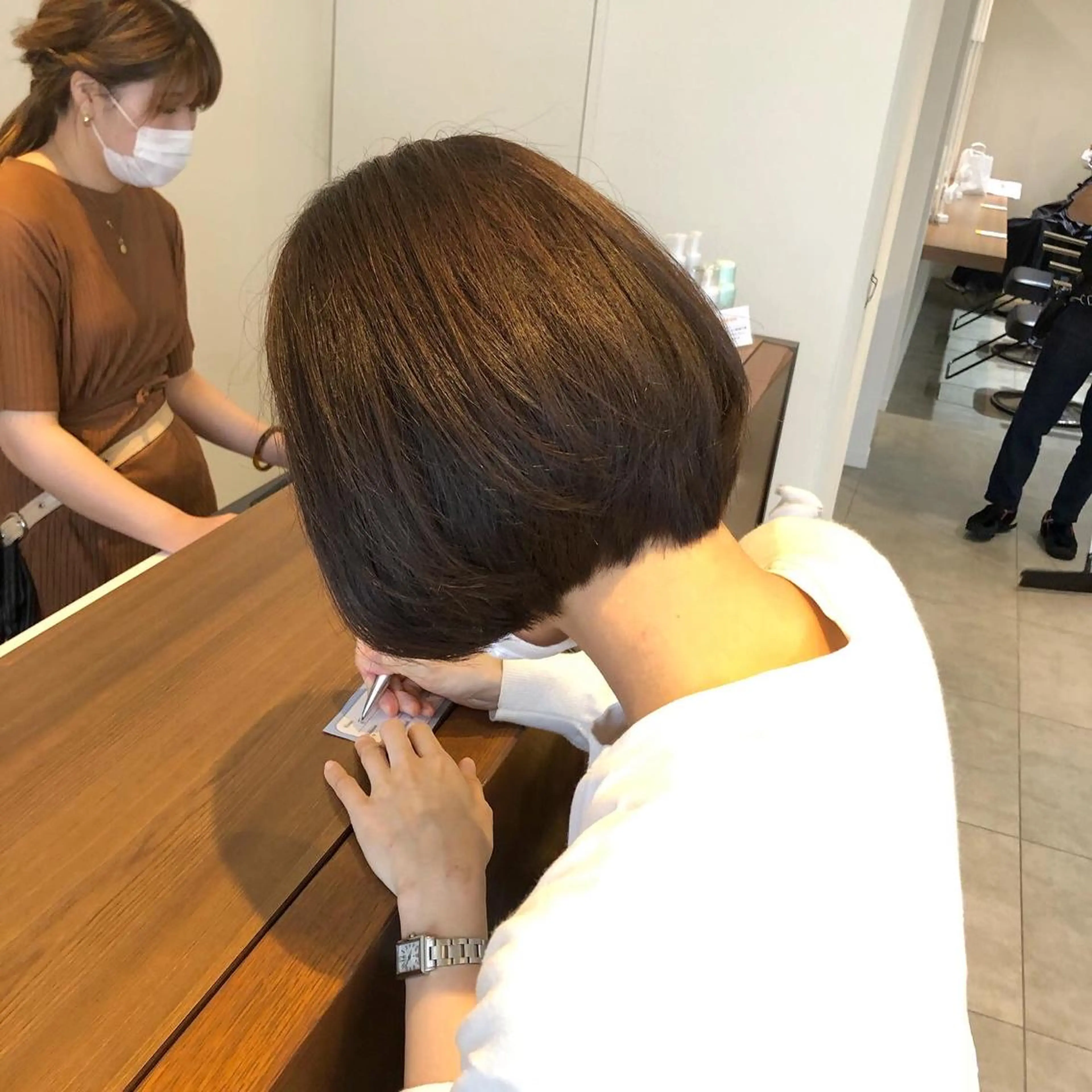 ショート カラー ベージュカラー 透明感カラー ボブ 💫期間限定価格💫 似合わせカット🧚のヘアスタイル