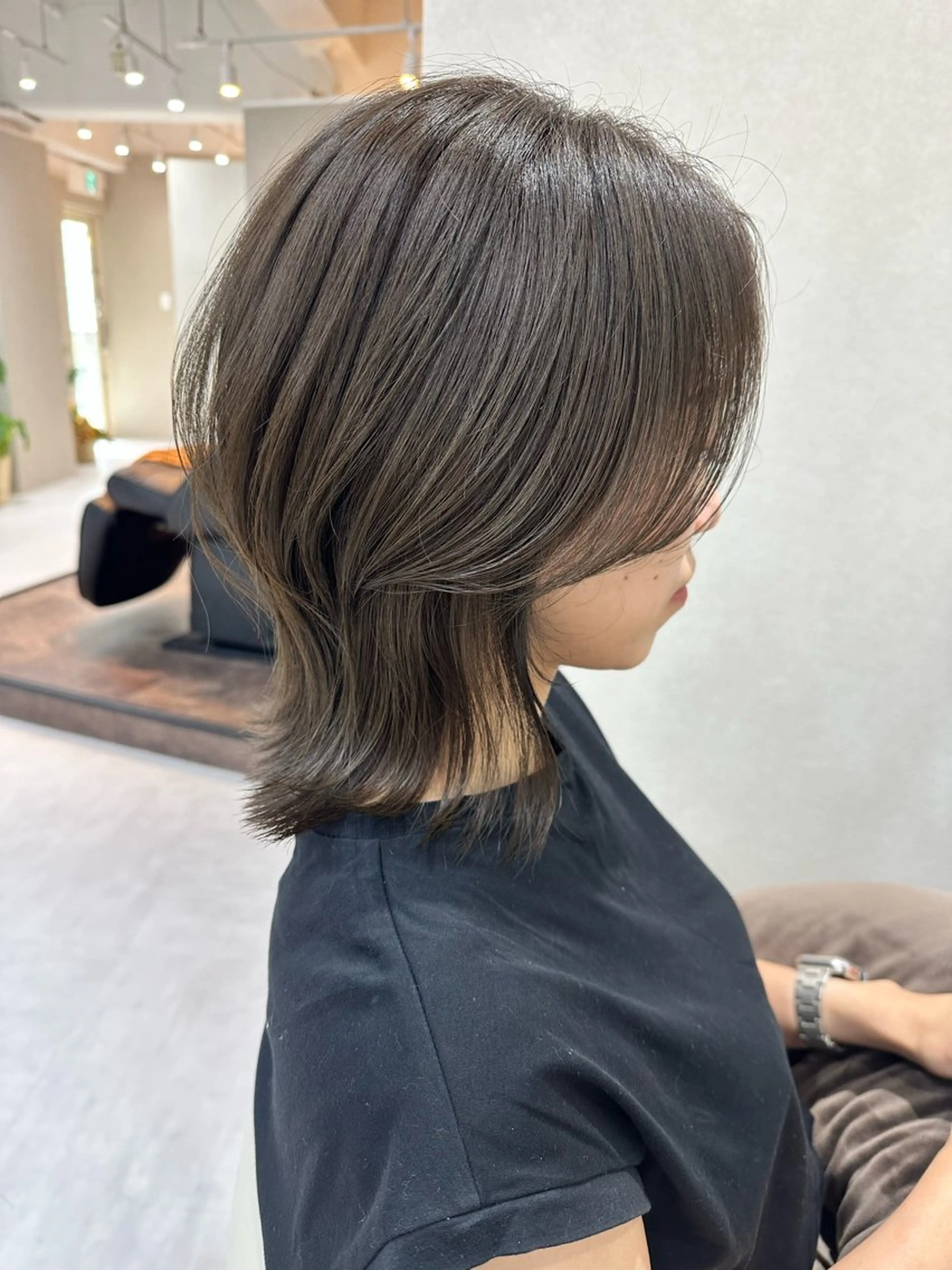 セミロング カラー グレージュ オリーブグレージュ オリーブグレー くびれヘア 韓国風ヘア 🌈ショート/レイヤ ーカット/中村崇宏のヘアスタイル