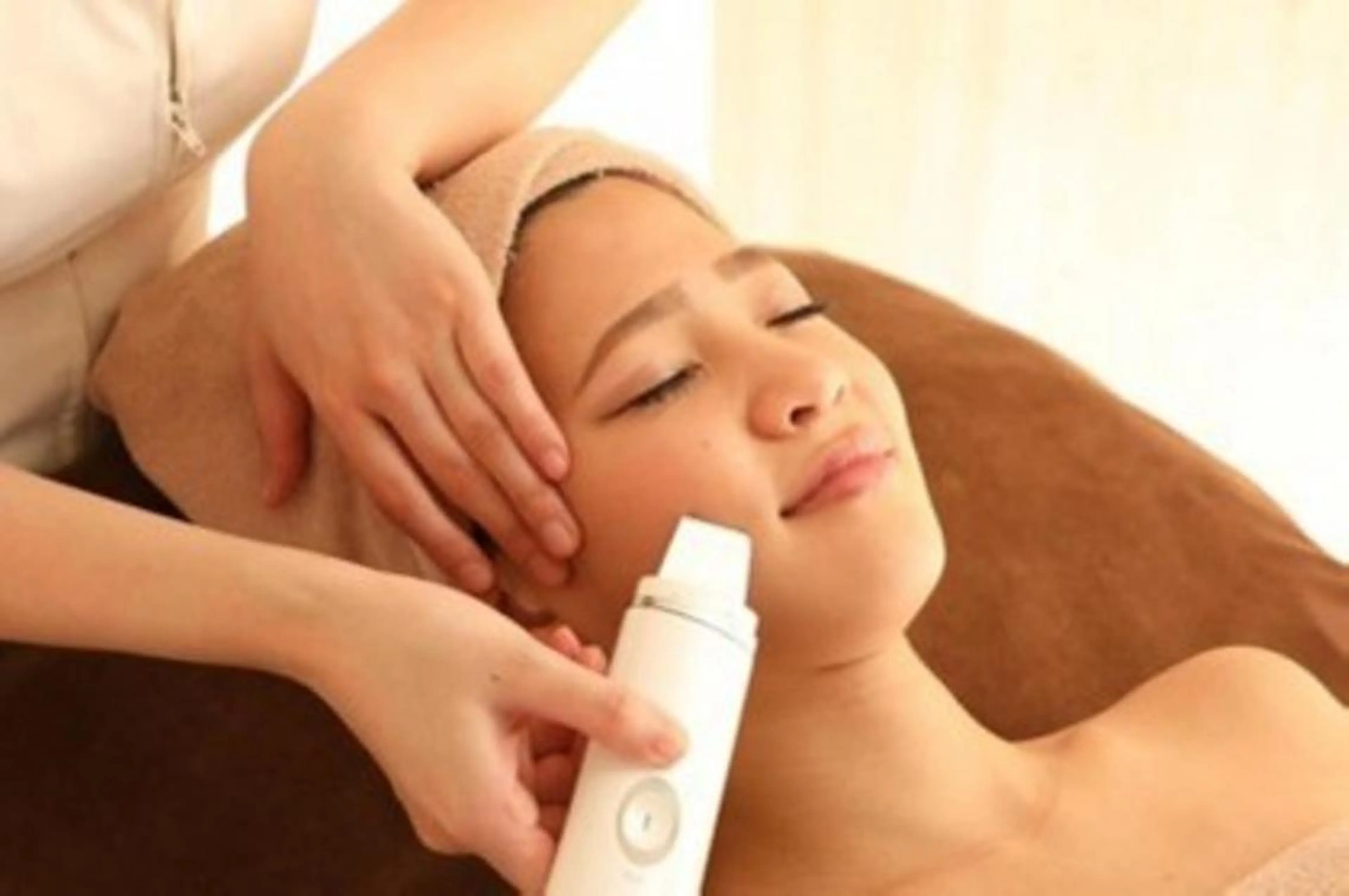 Xmas🎄デートに向けて🎅💓ツルツル韓流美肌💓美白/毛穴洗浄/小顔/むくみ/保湿💓集中肌改善🎅の写真