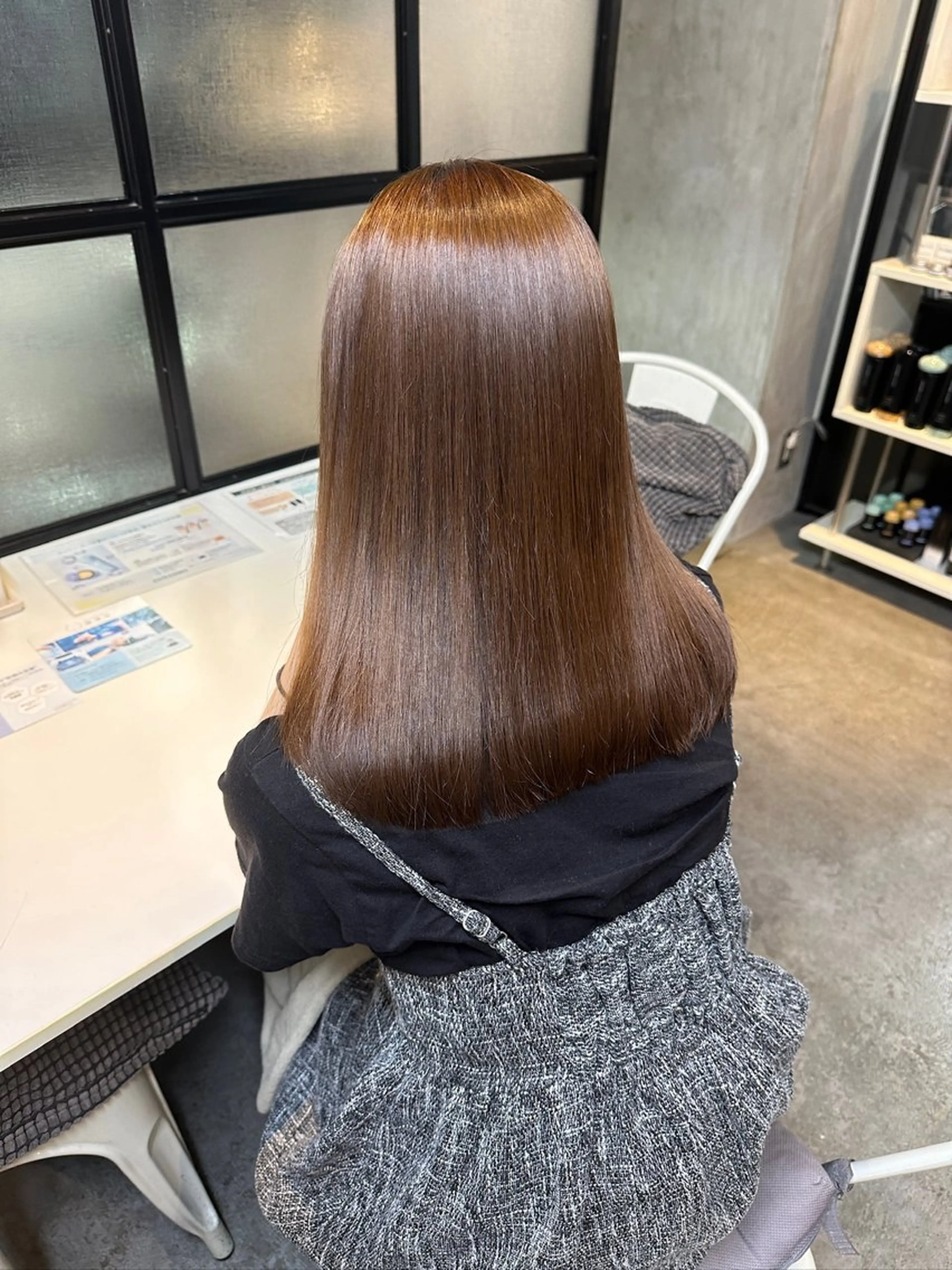 セミロング 縮毛矯正 髪質改善／縮毛矯正 関根青葉のヘアスタイル