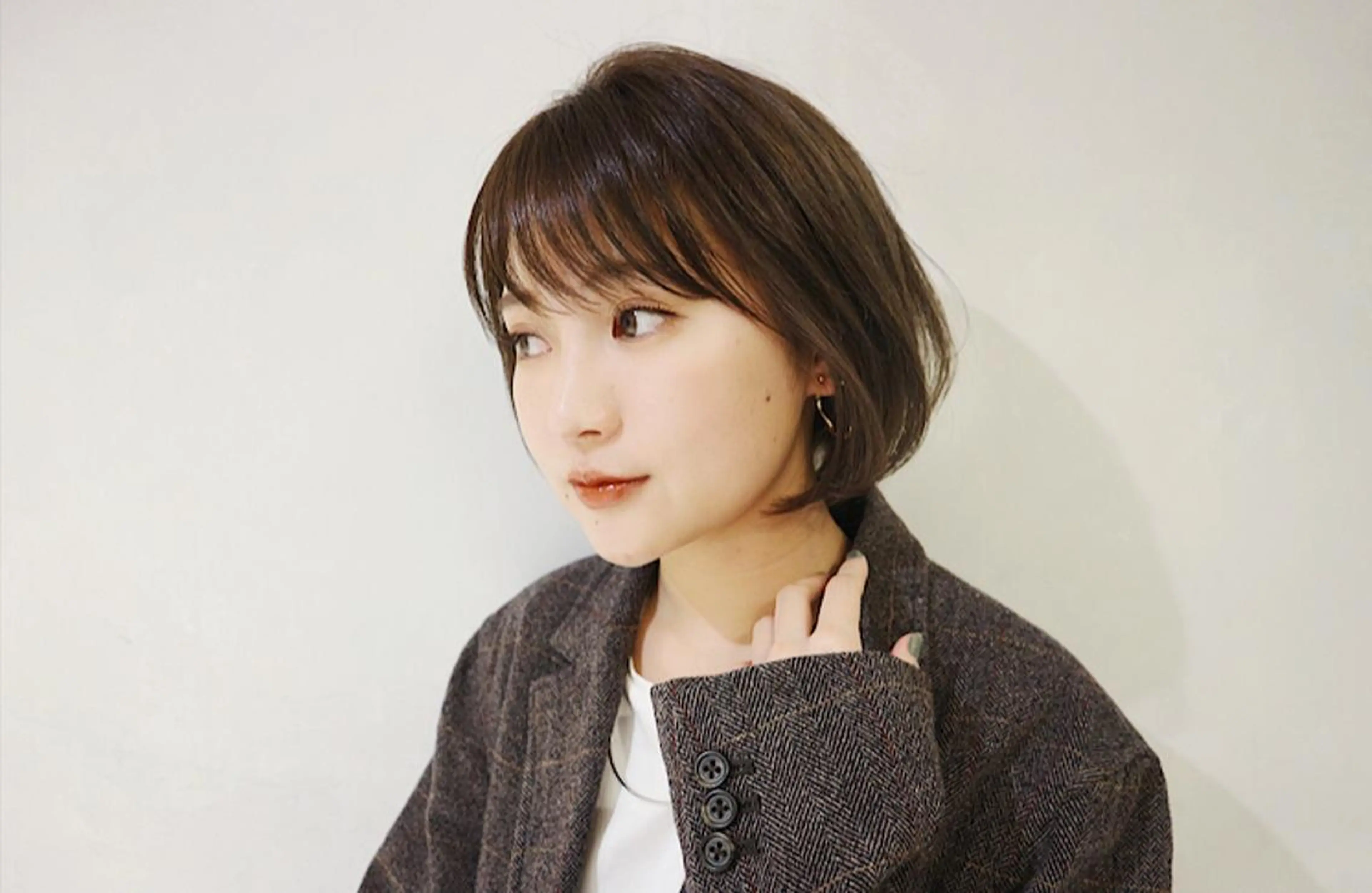 ミディアム カラー ミディアムレイヤー ベージュカラー グレージュ オリーブベージュ ボブ amber池袋所属・徳本 駿太のヘアスタイル