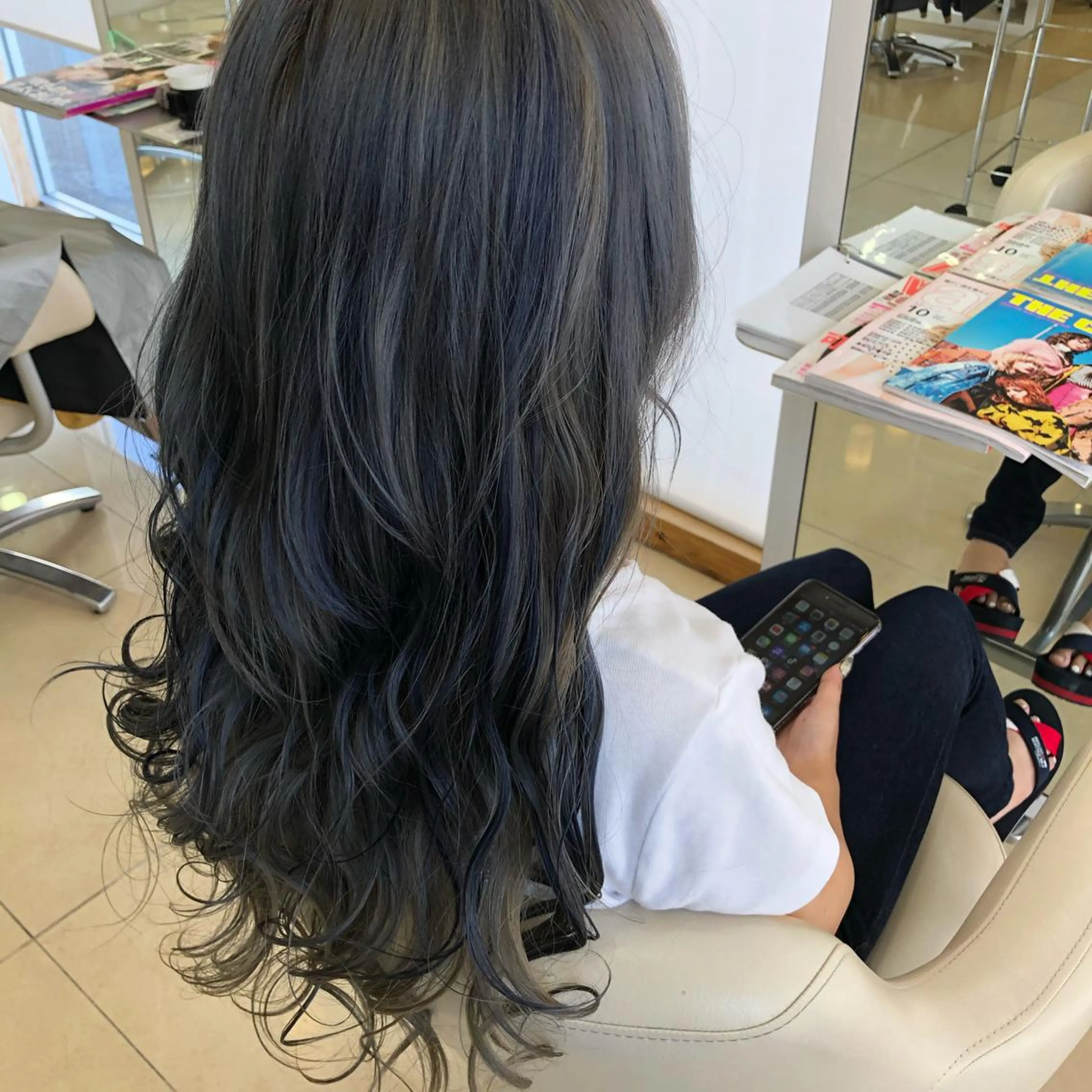 カラー 牧野 佳樹のヘアスタイル
