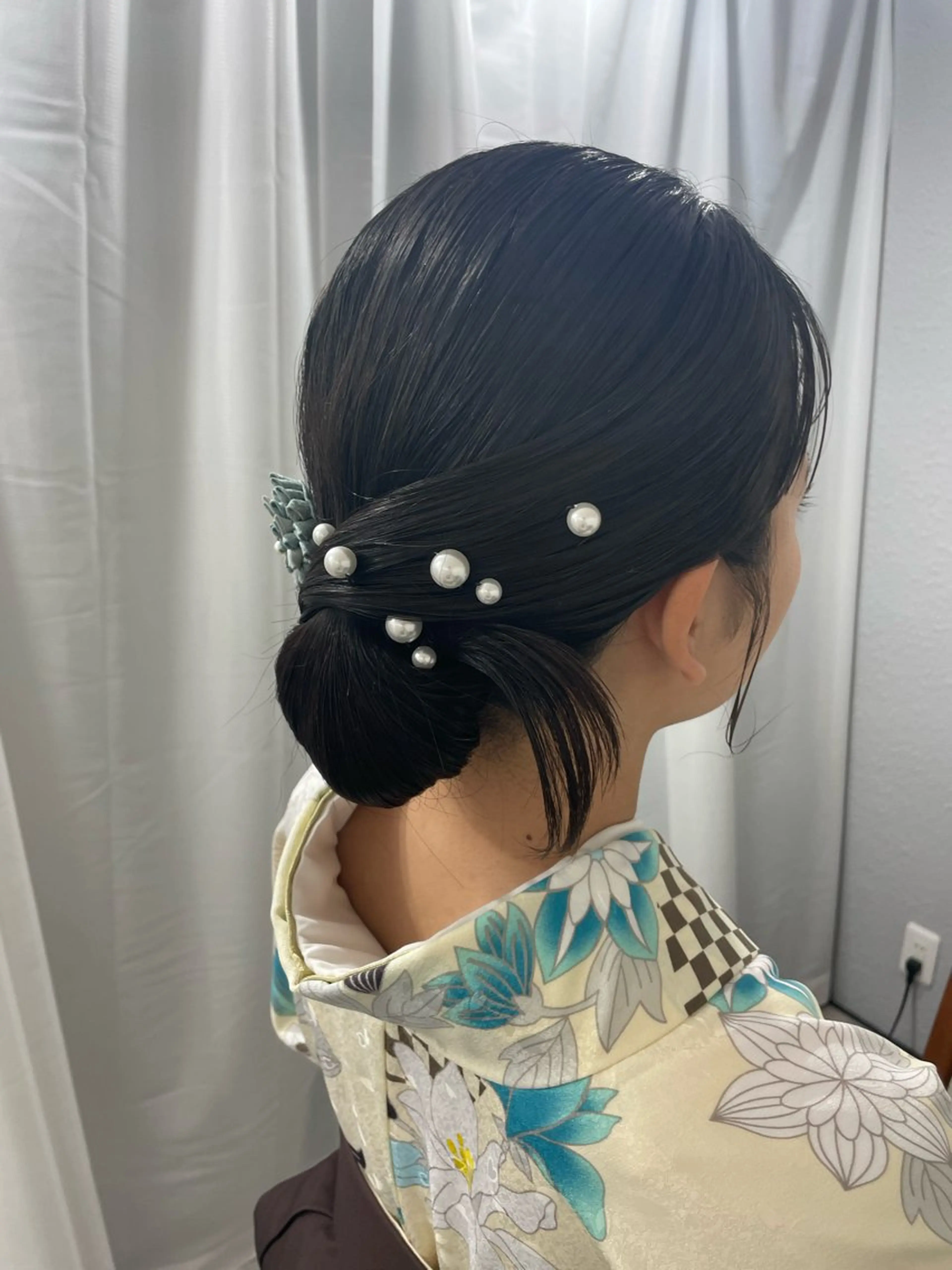 ヘアアレンジ 卒業式のヘアスタイル WHITE EYE 浦添所属・ヘアメイク acoのヘアスタイル