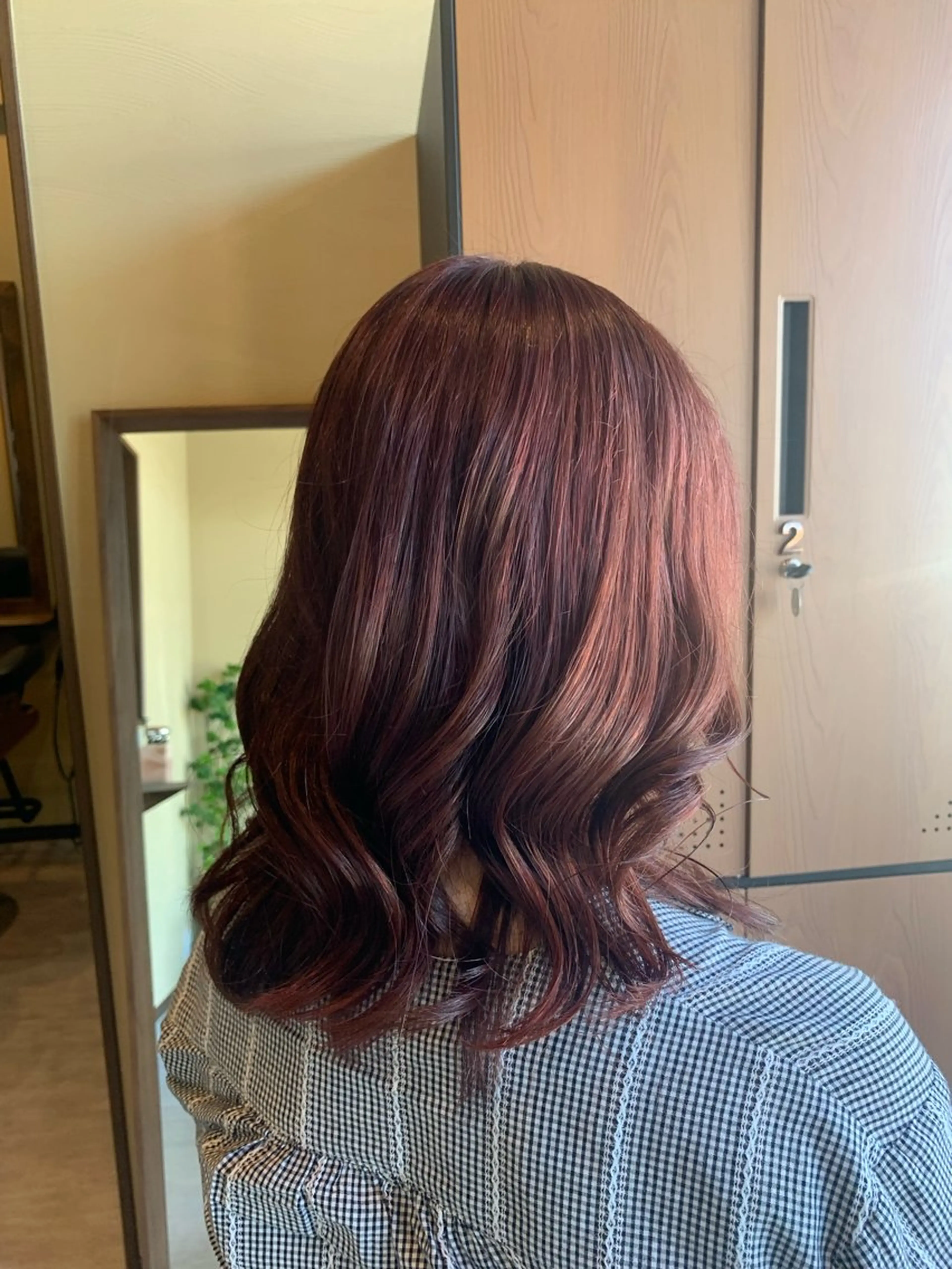 ミディアム カラー THREE by the salon fujisawa所属・kajiura /THREE藤沢店のヘアスタイル