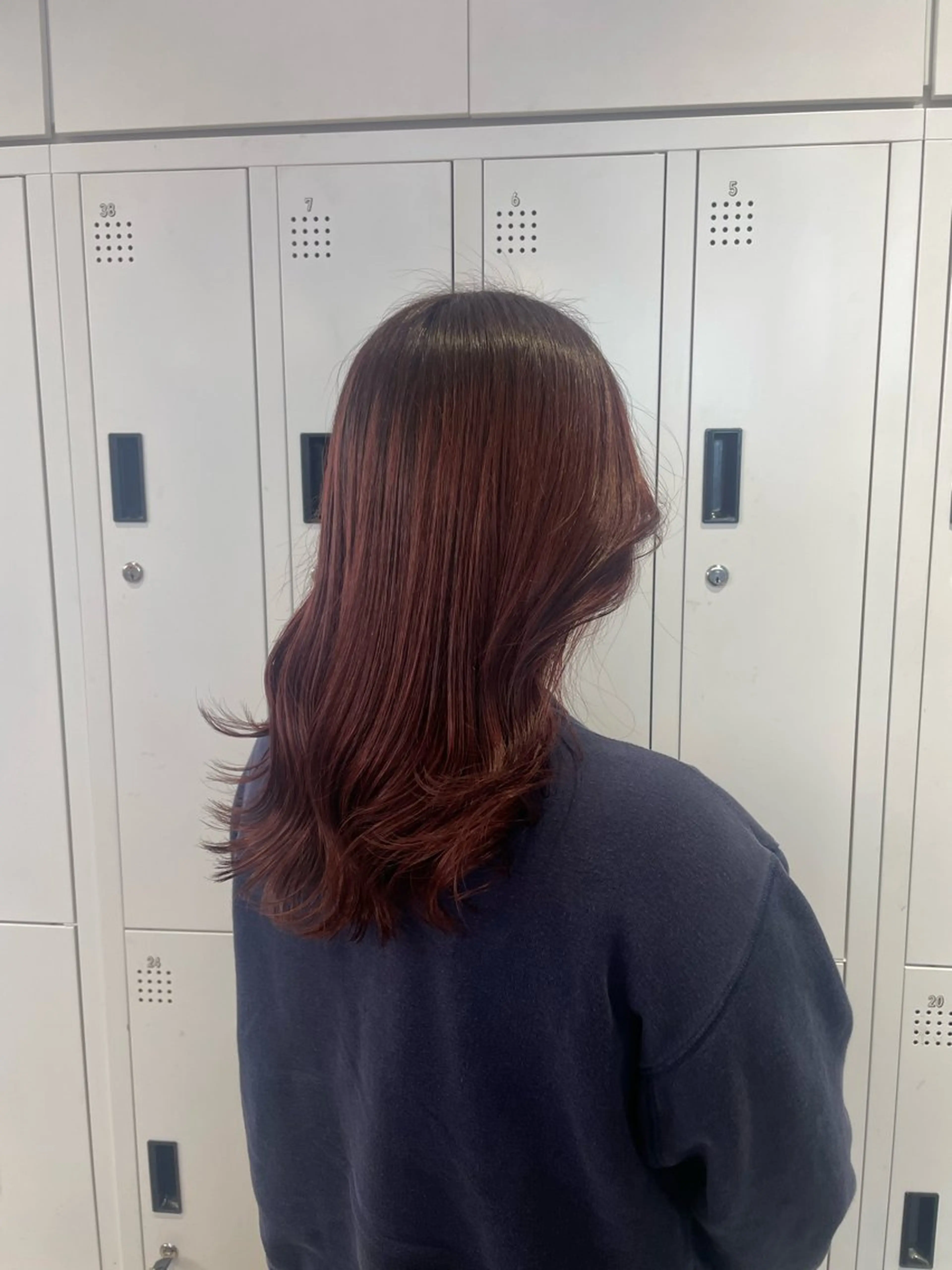 セミロング カラー ヘアカラー 🌟暖色系ハイトーン 🌟AIのヘアスタイル