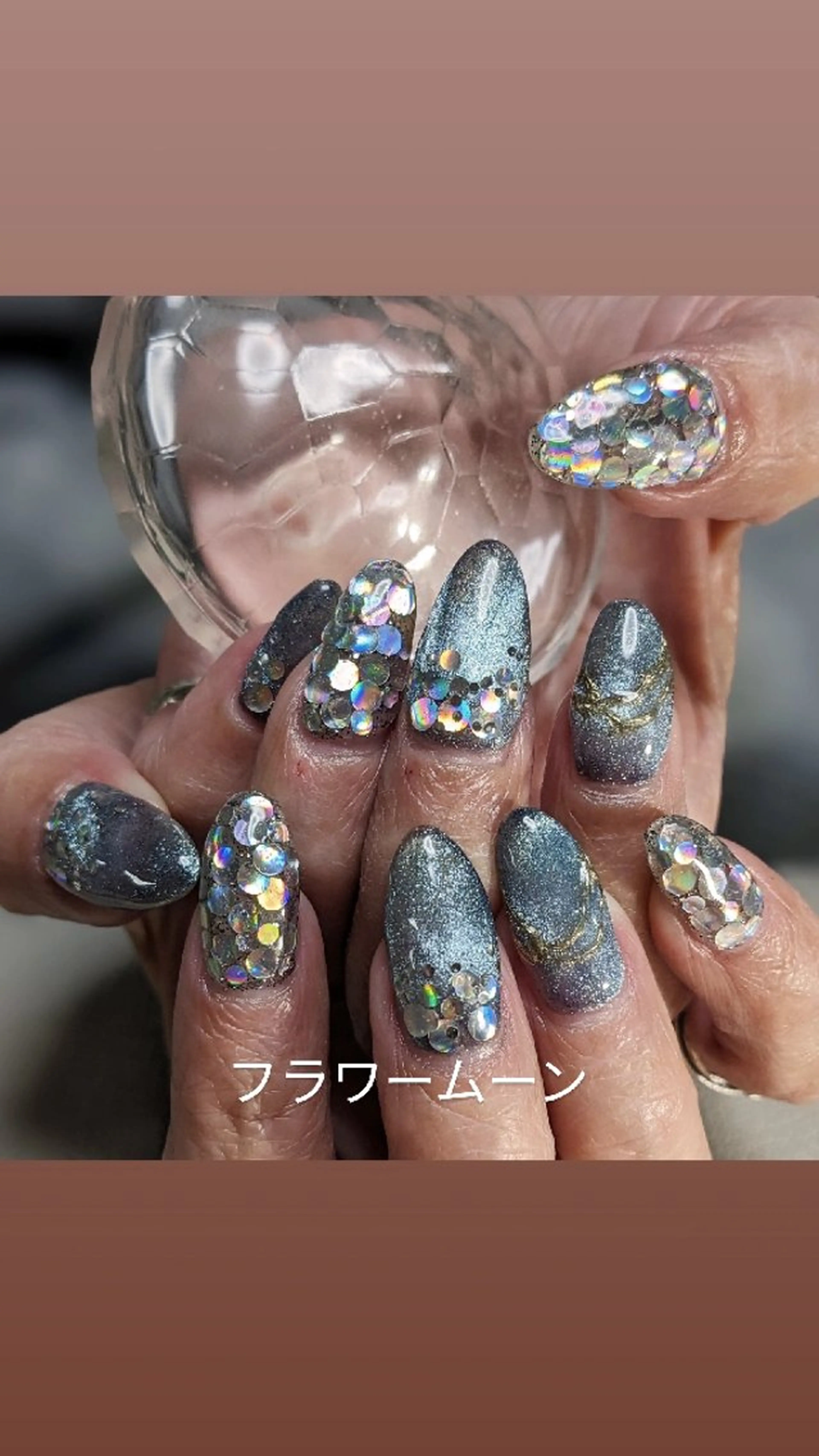 ネイル ホログラムネイル マグネットネイル ミラーネイル ハンドネイル ハンドケア フラワー ムーンのネイルデザイン