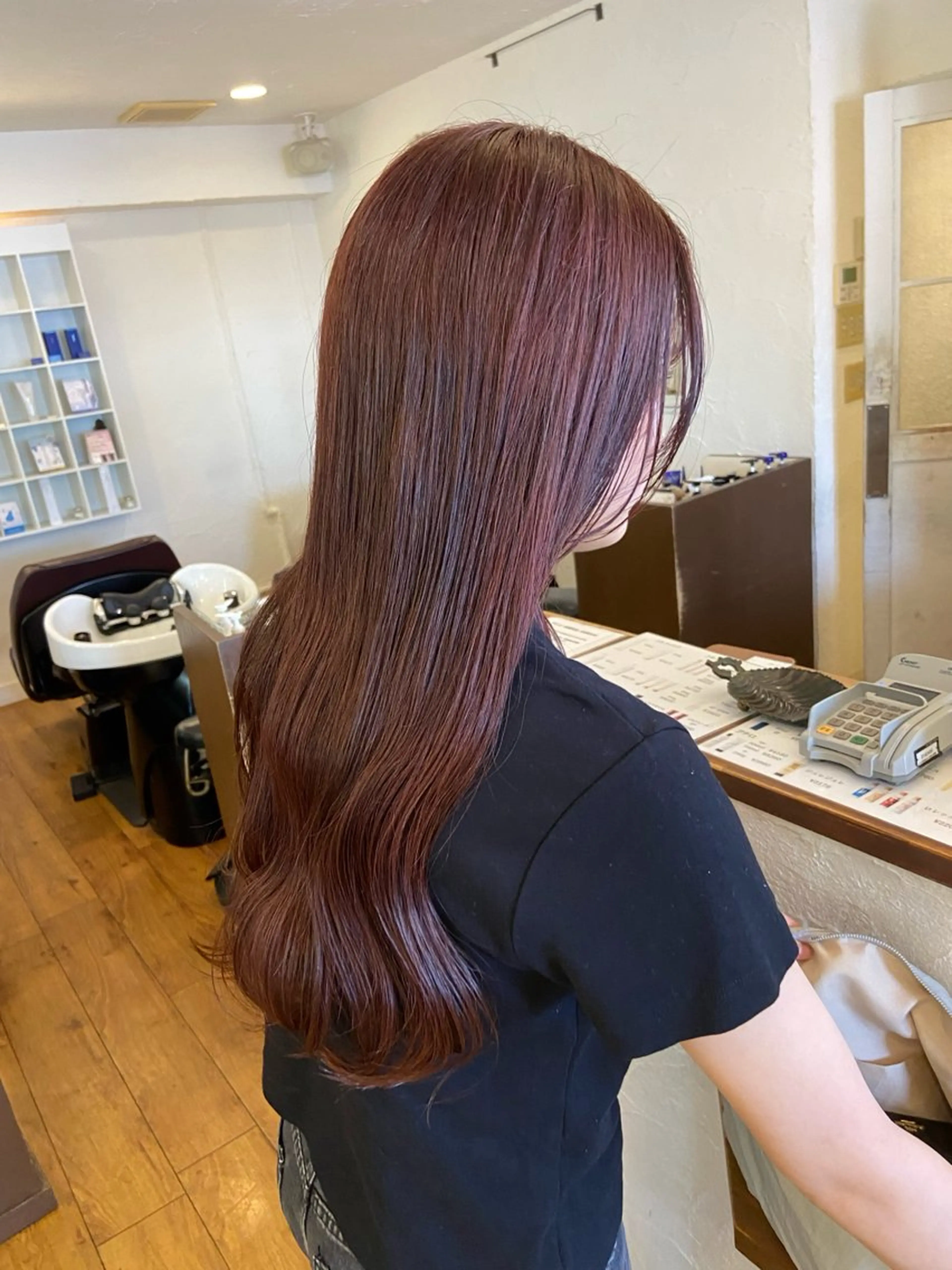 ロング カラー ブラウンカラー レッドカラー レッドブラウン ヘアカラー Hair Musee柱店所属・靏 美咲のヘアスタイル