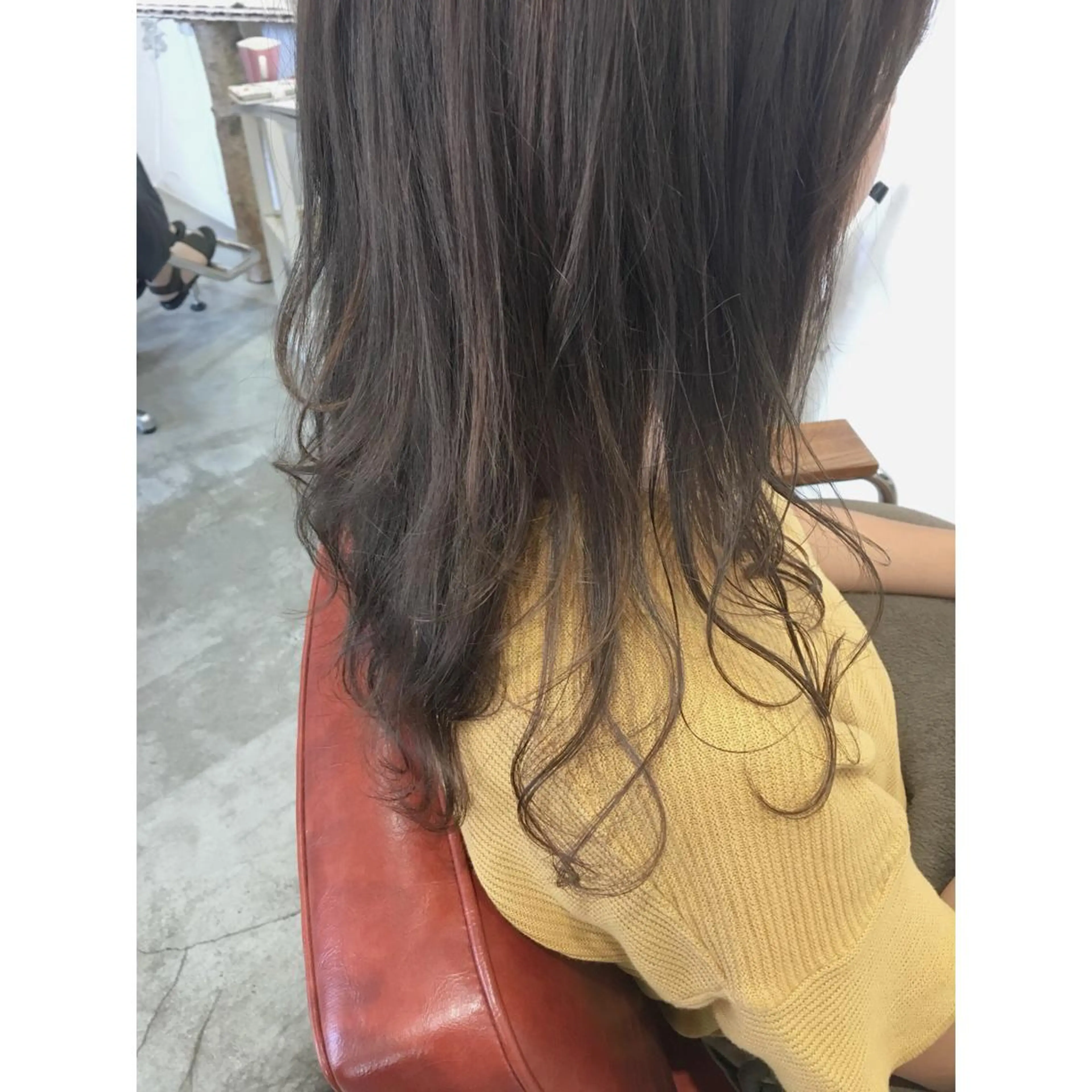 セミロング カラー アッシュ 透明感カラー イルミナカラー カット ヘアカラー fio マナミのヘアスタイル