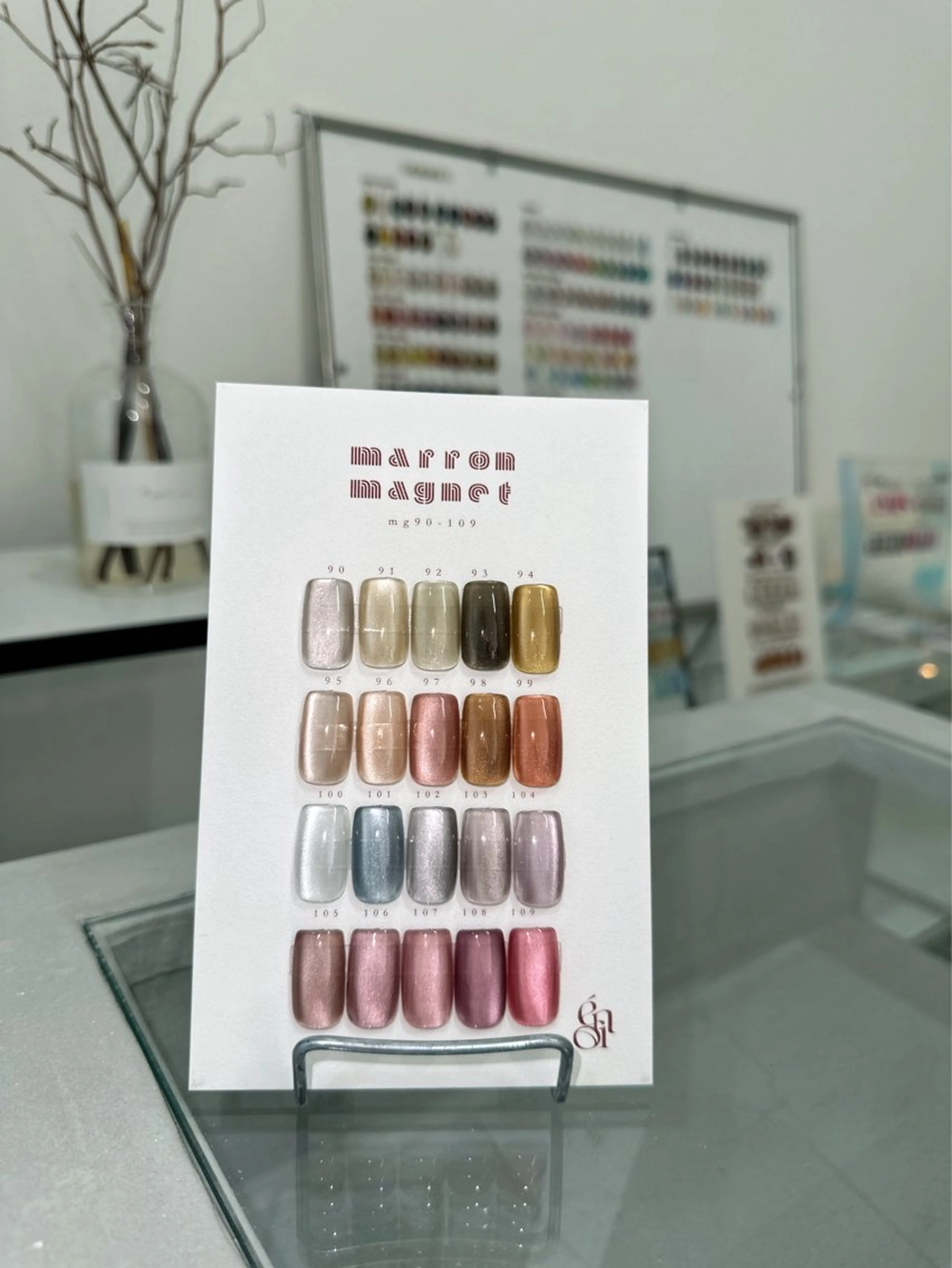 ネイル マグネットネイル num-fi Aiのネイルデザイン