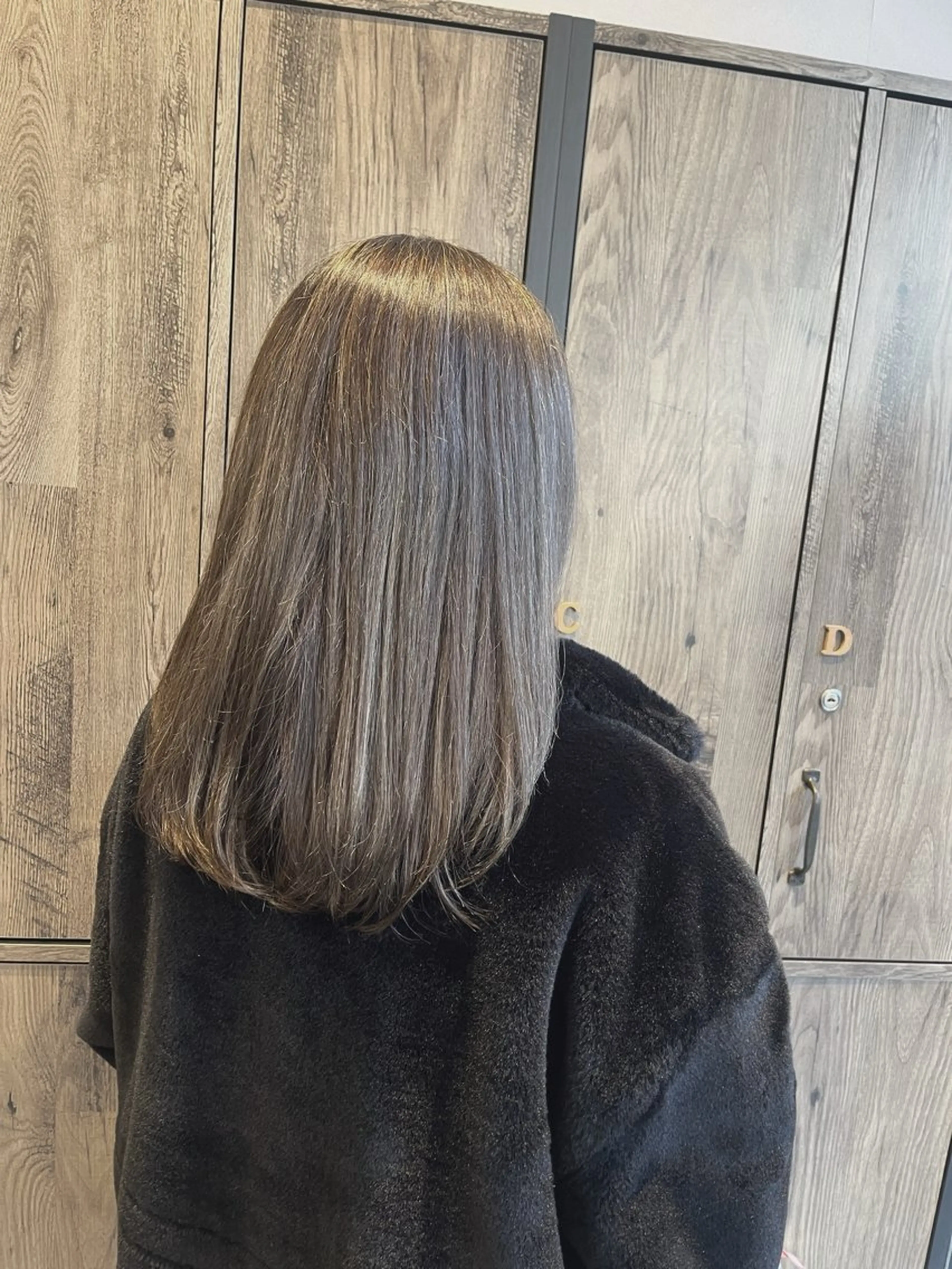 セミロング カラー COCOA Glow所属・🤍みう‎🤍￥ 3,300 〜のヘアスタイル