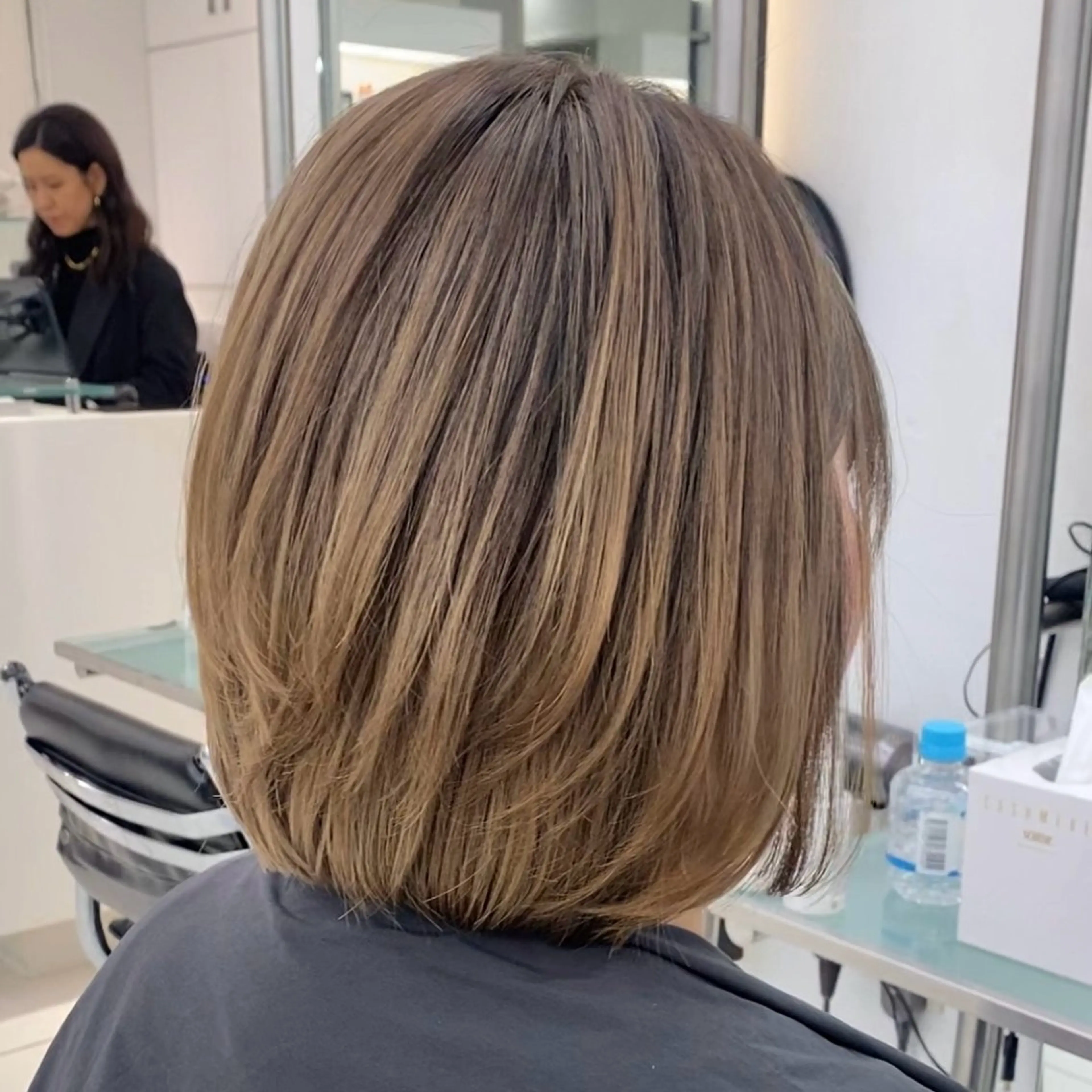 ミディアム 高橋 沙央のヘアスタイル