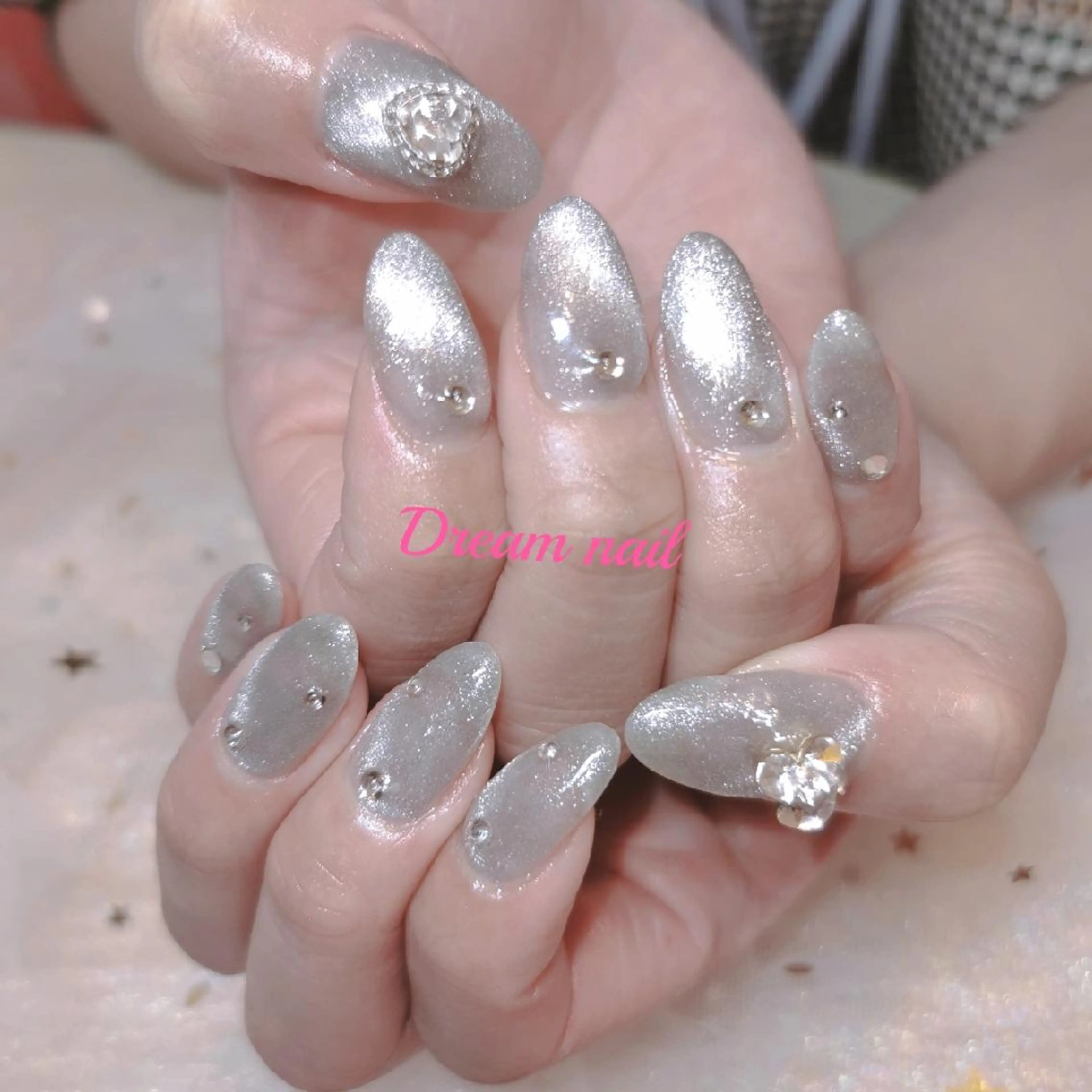 ネイル ミディアム ネイリストゆか💅 長さだし、深爪矯正のネイルデザイン